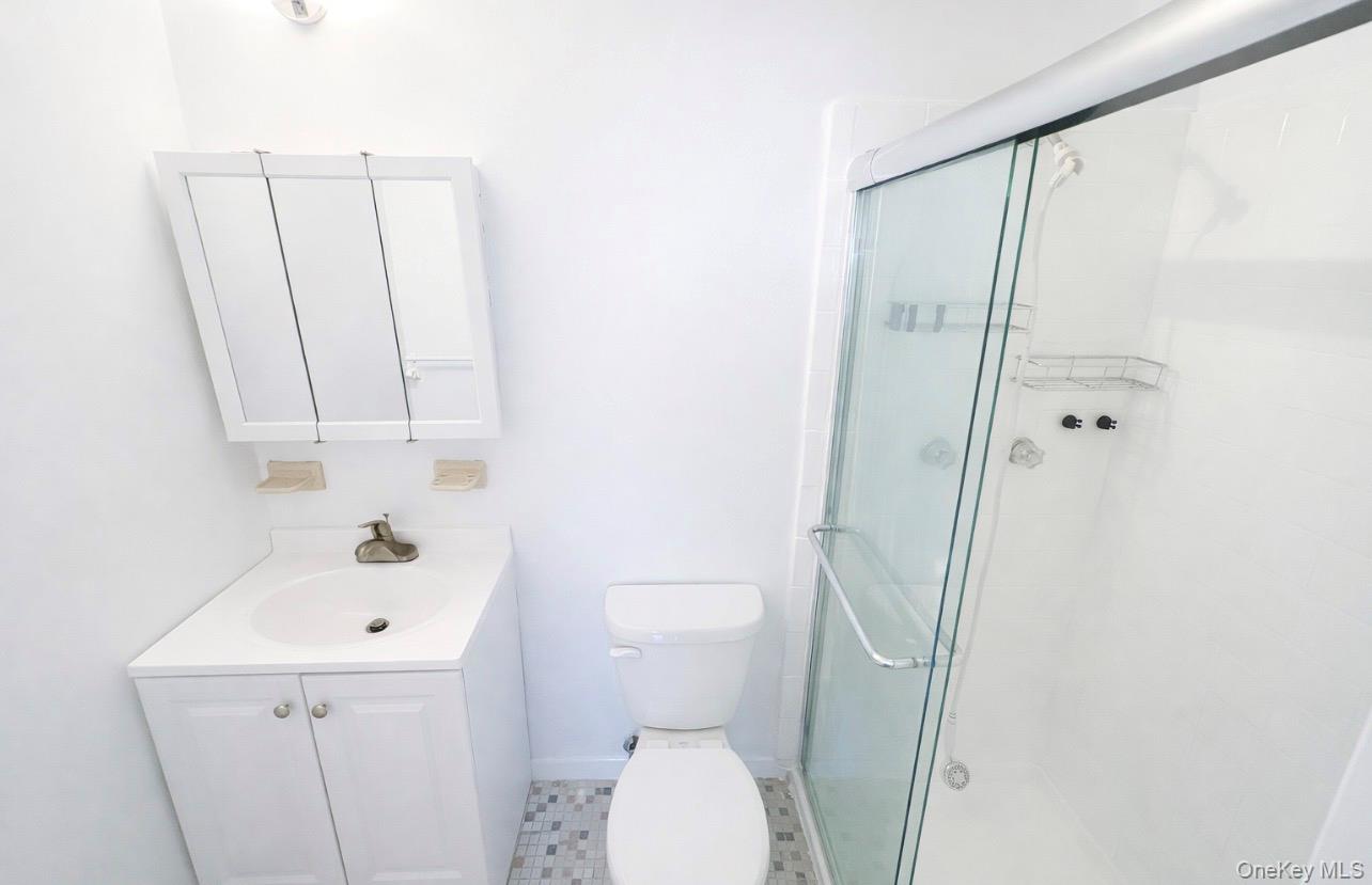 #5 photo, 240-27 69th Avenue, Douglaston , NY 11362