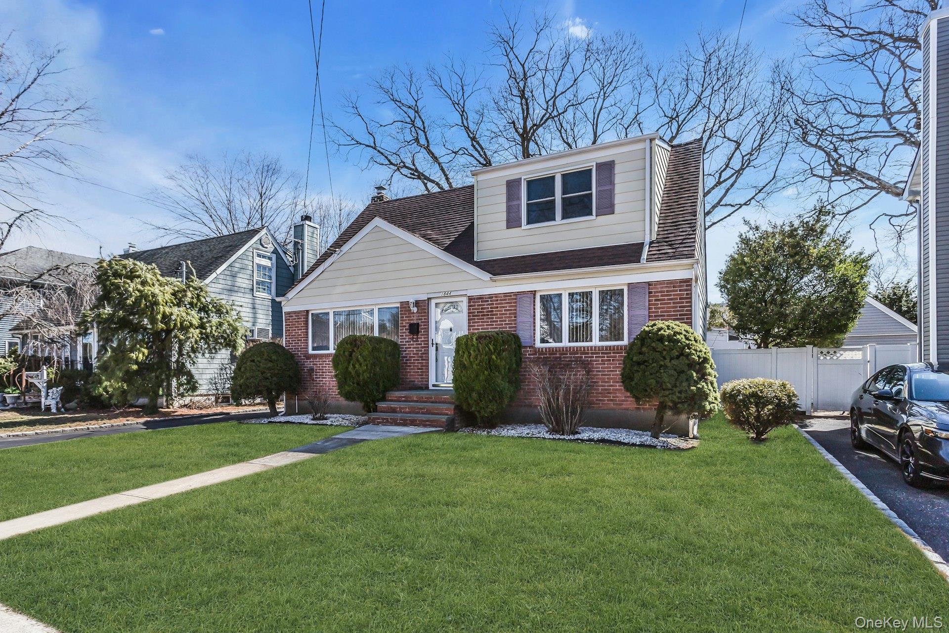 #2 photo, 1844 Old Mill Road, Merrick , NY 11566