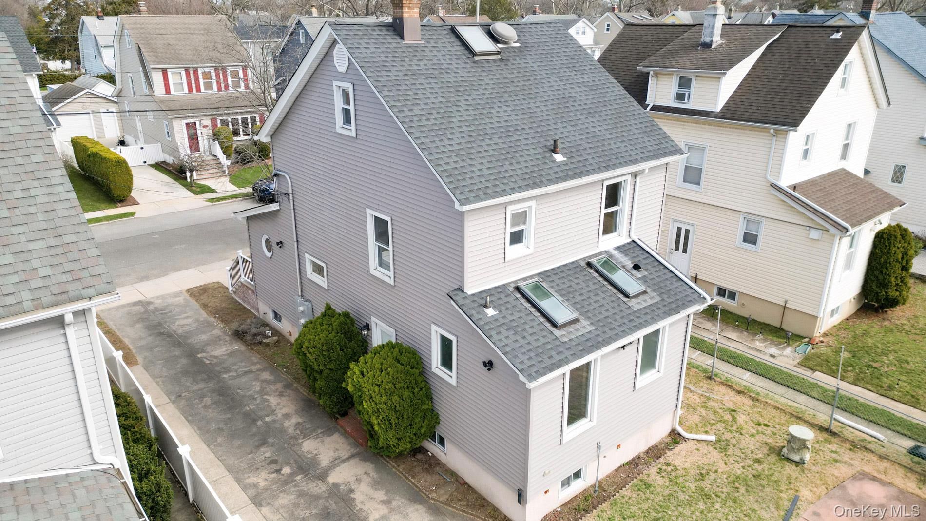 #2 photo, 29 Everett Street, Lynbrook , NY 11563