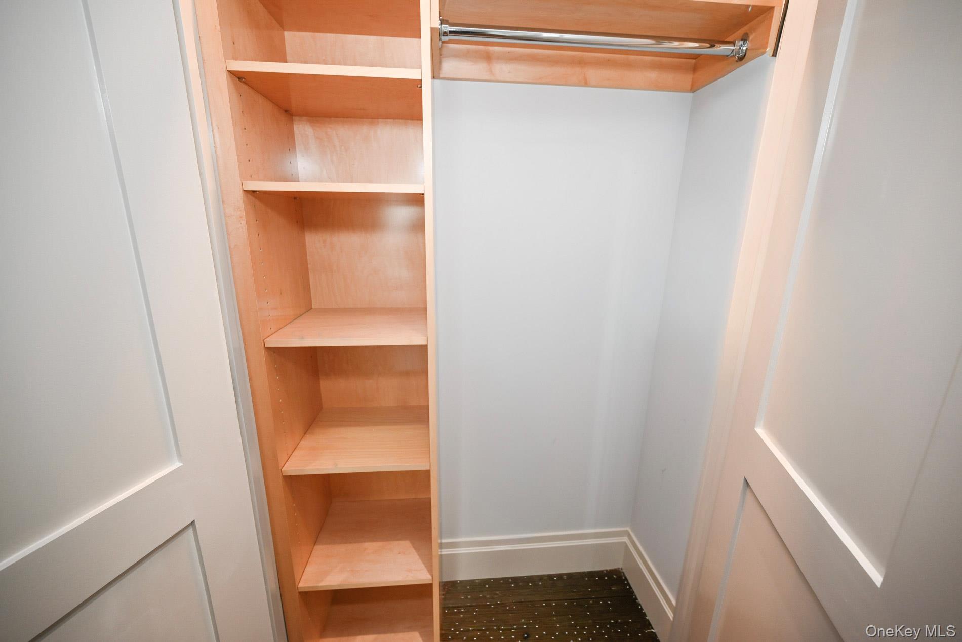 #20 photo, 29 Everett Street, Lynbrook , NY 11563