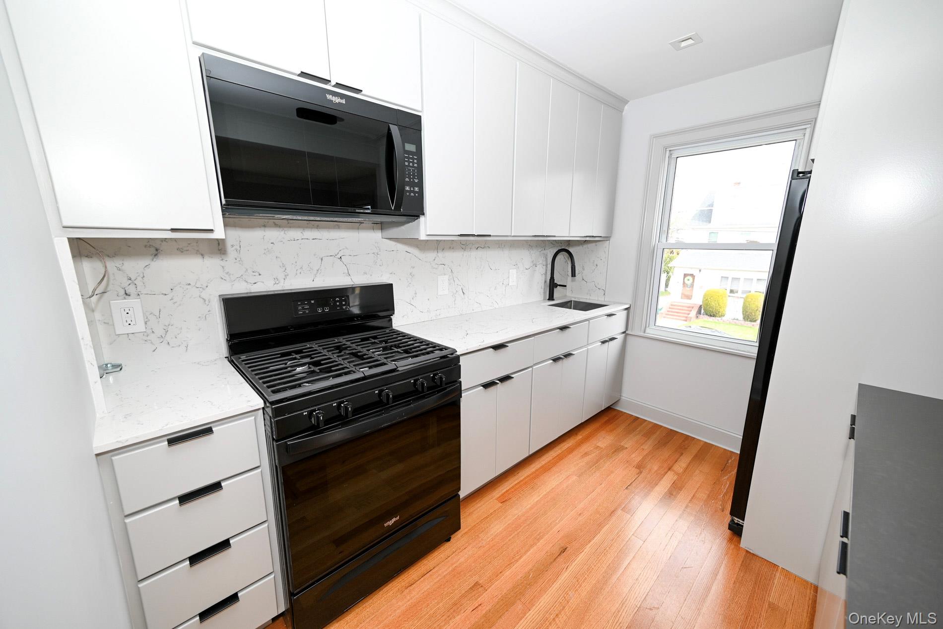 #5 photo, 29 Everett Street, Lynbrook , NY 11563