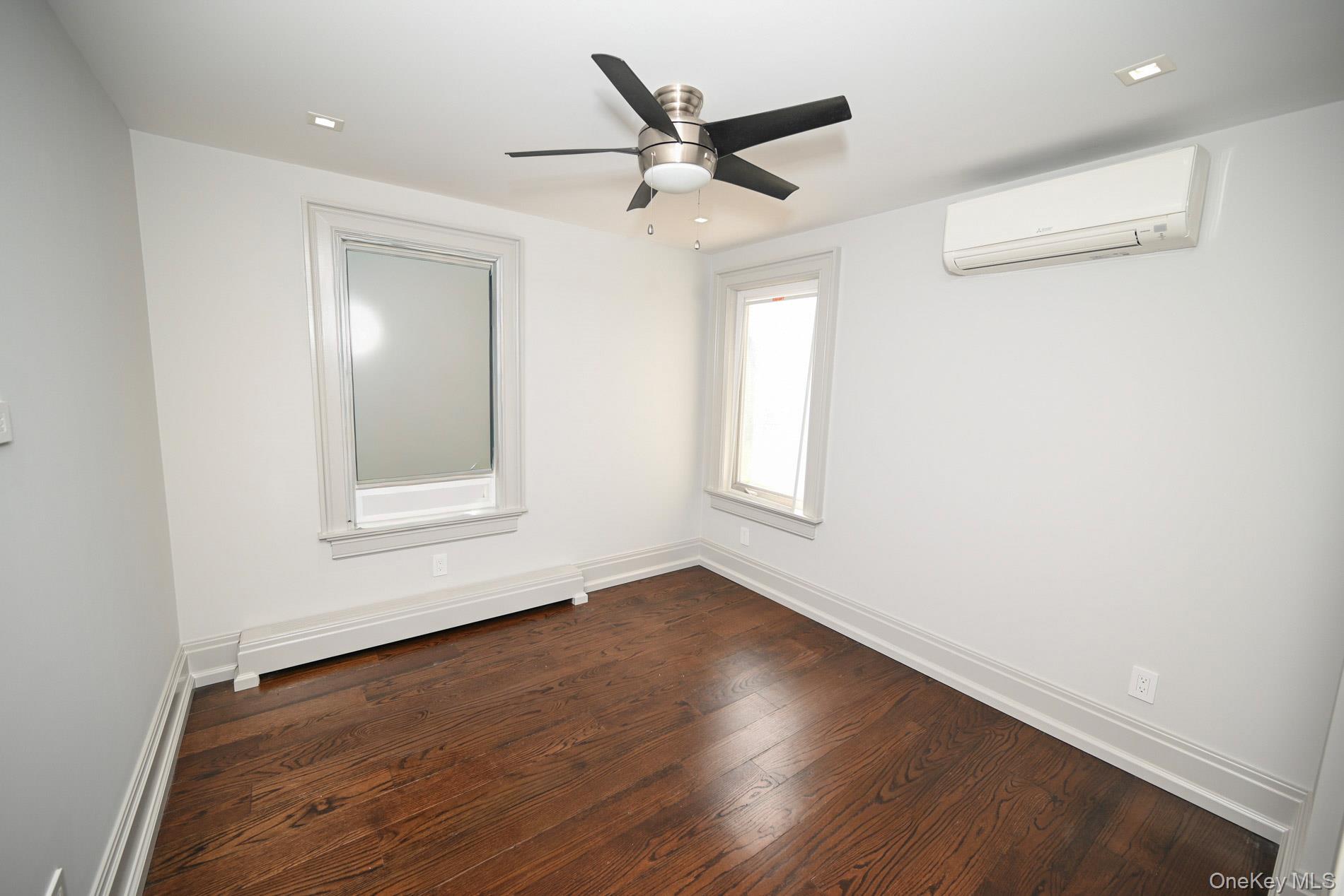 #8 photo, 29 Everett Street, Lynbrook , NY 11563