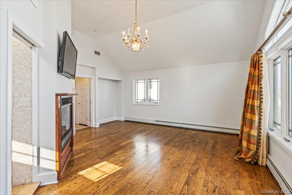 #16 photo, 12 Davison Avenue, নাসাউ কাউন্টি East Rockaway , NY 11518