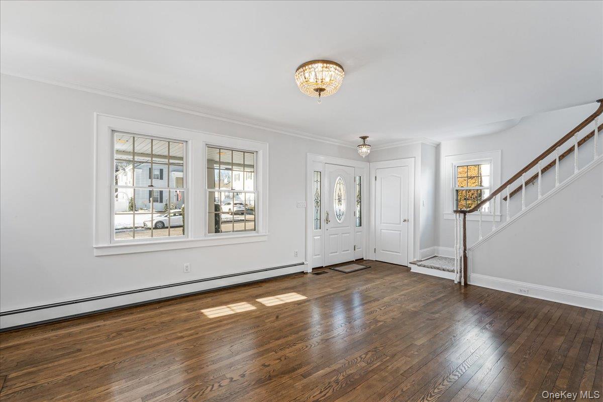 #8 photo, 12 Davison Avenue, নাসাউ কাউন্টি East Rockaway , NY 11518