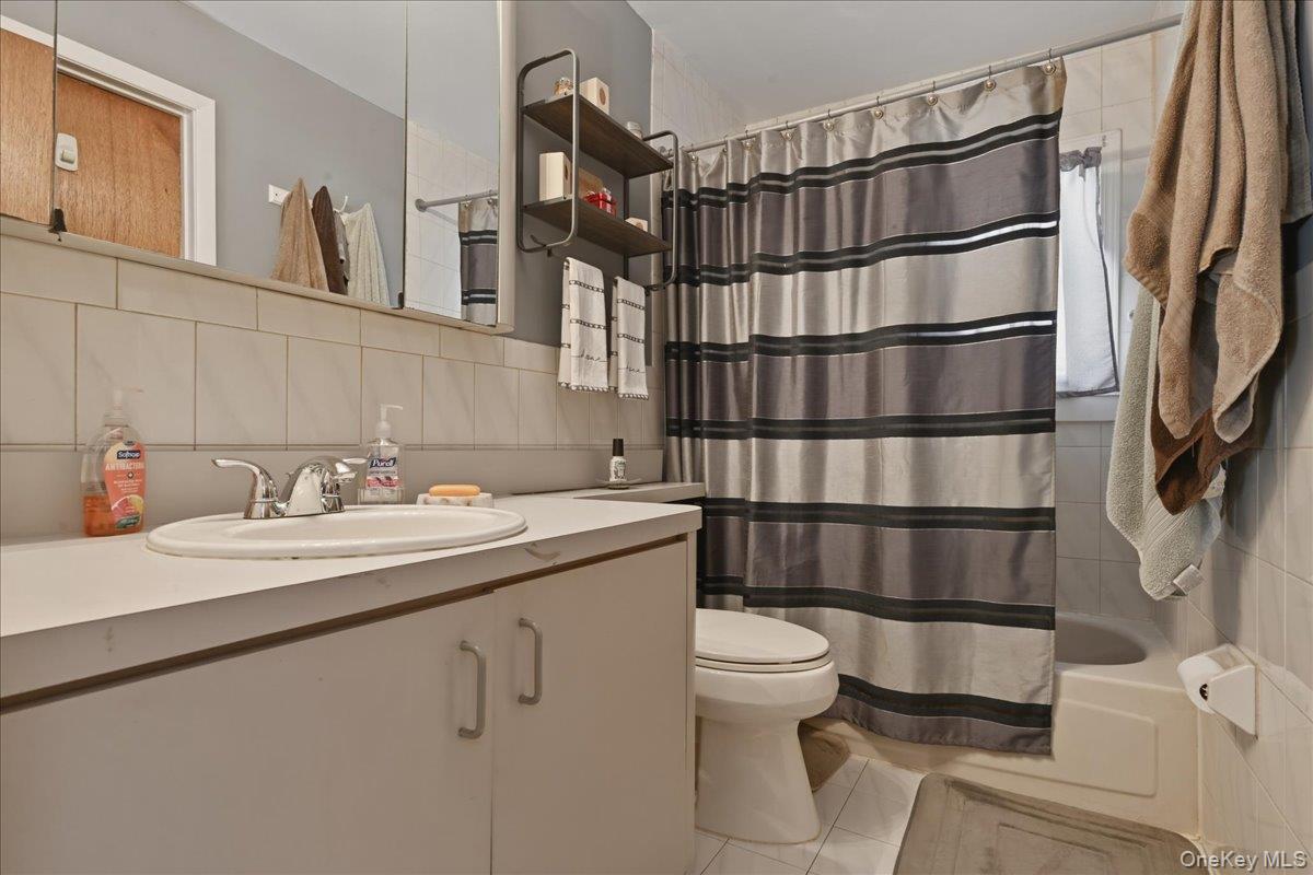 #13 photo, 2 Squirrel Drive, নাসাউ কাউন্টি East Rockaway , NY 11518