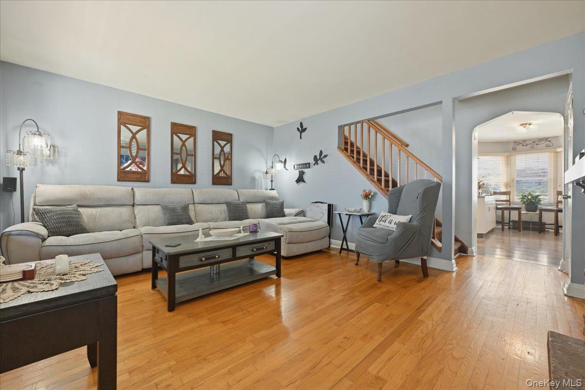 #3 photo, 2 Squirrel Drive, নাসাউ কাউন্টি East Rockaway , NY 11518