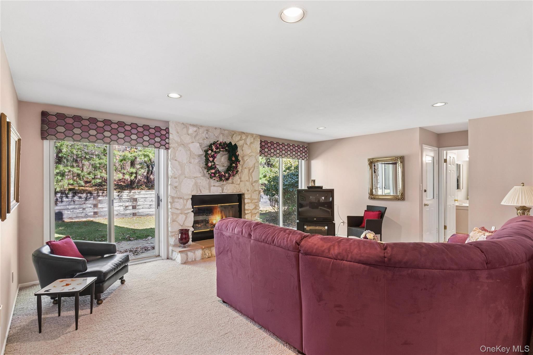 #14 photo, 12 Stone Gate Court, Smithtown , NY 11787