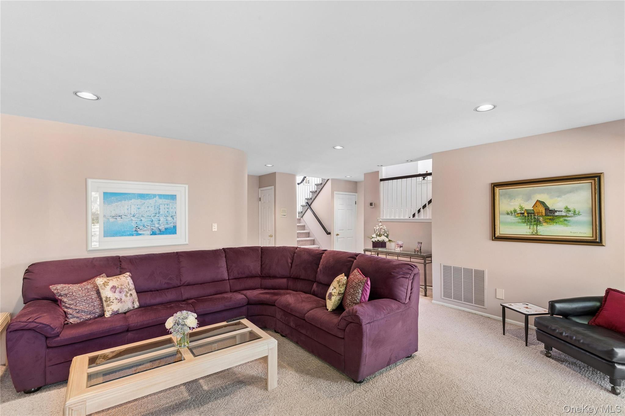 #15 photo, 12 Stone Gate Court, Smithtown , NY 11787