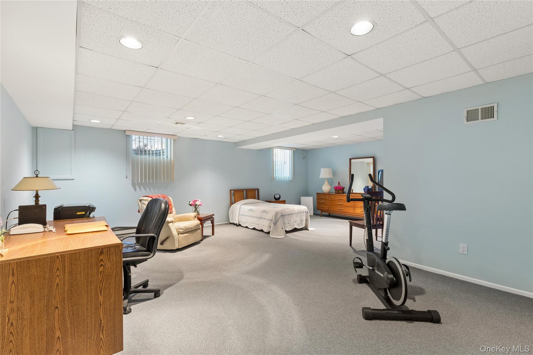 #19 photo, 12 Stone Gate Court, Smithtown , NY 11787