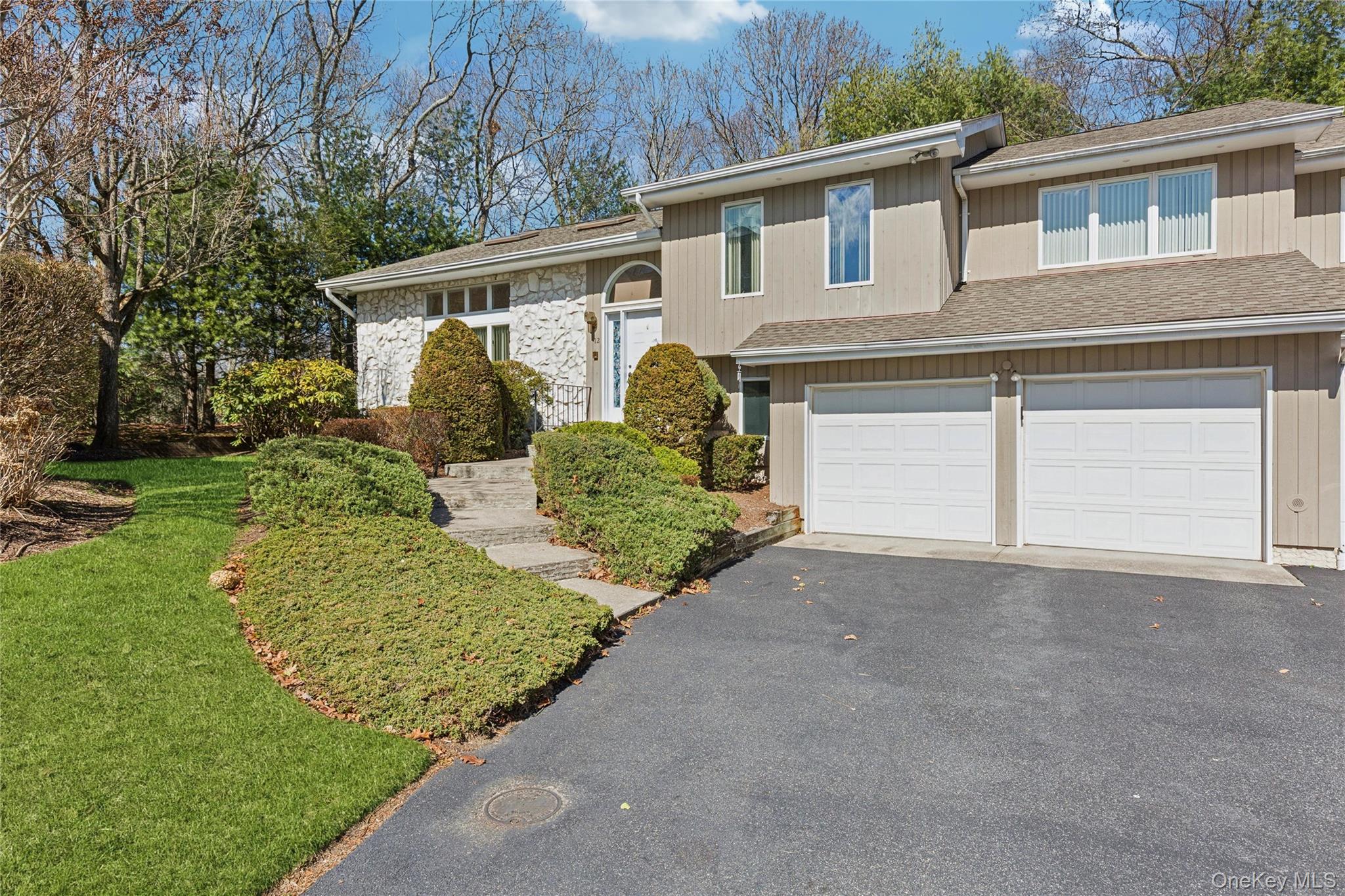 #2 photo, 12 Stone Gate Court, Smithtown , NY 11787
