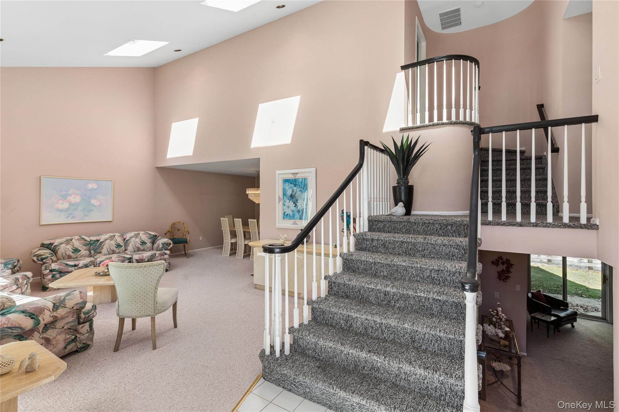 #6 photo, 12 Stone Gate Court, Smithtown , NY 11787