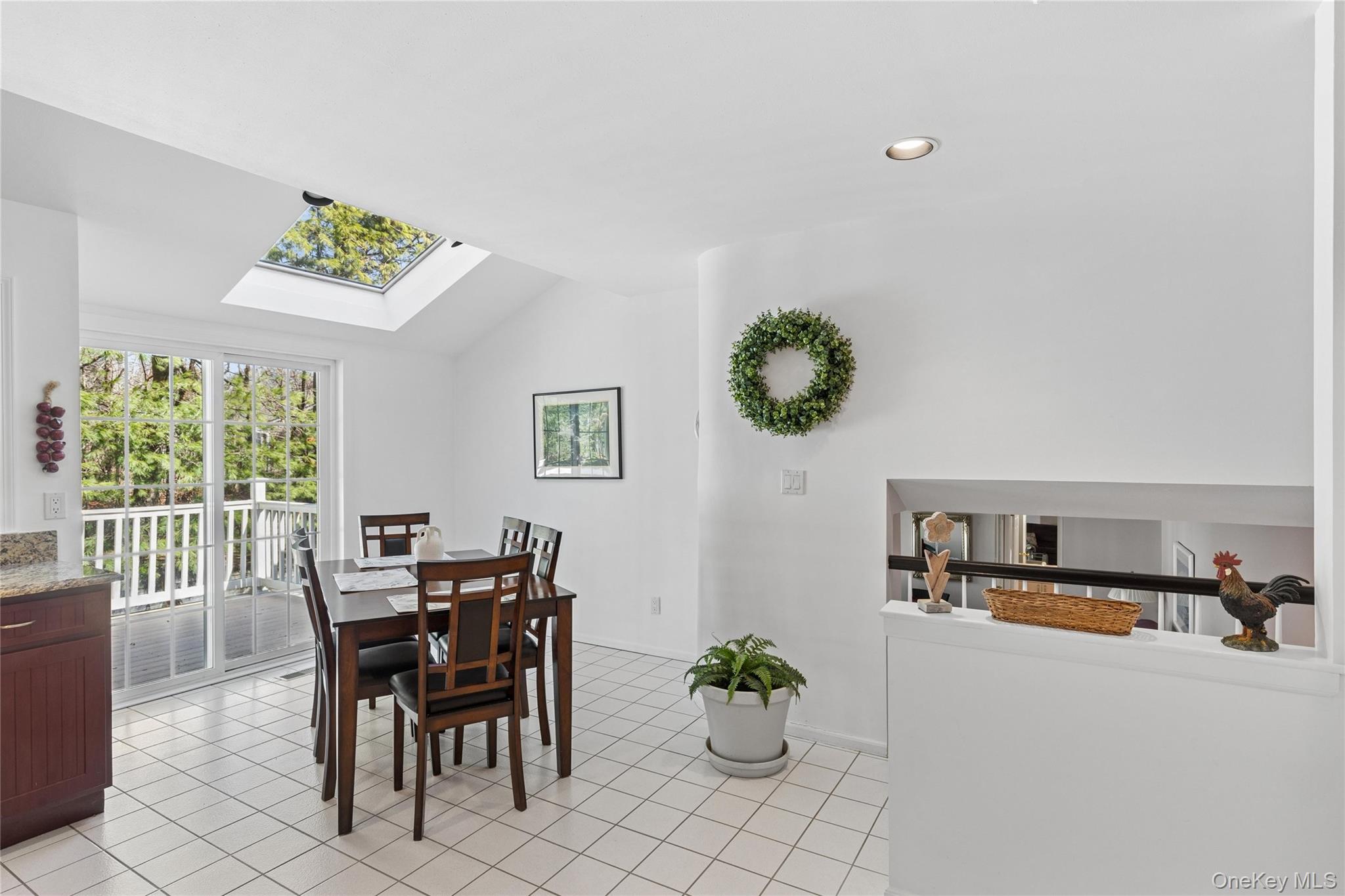 #8 photo, 12 Stone Gate Court, Smithtown , NY 11787