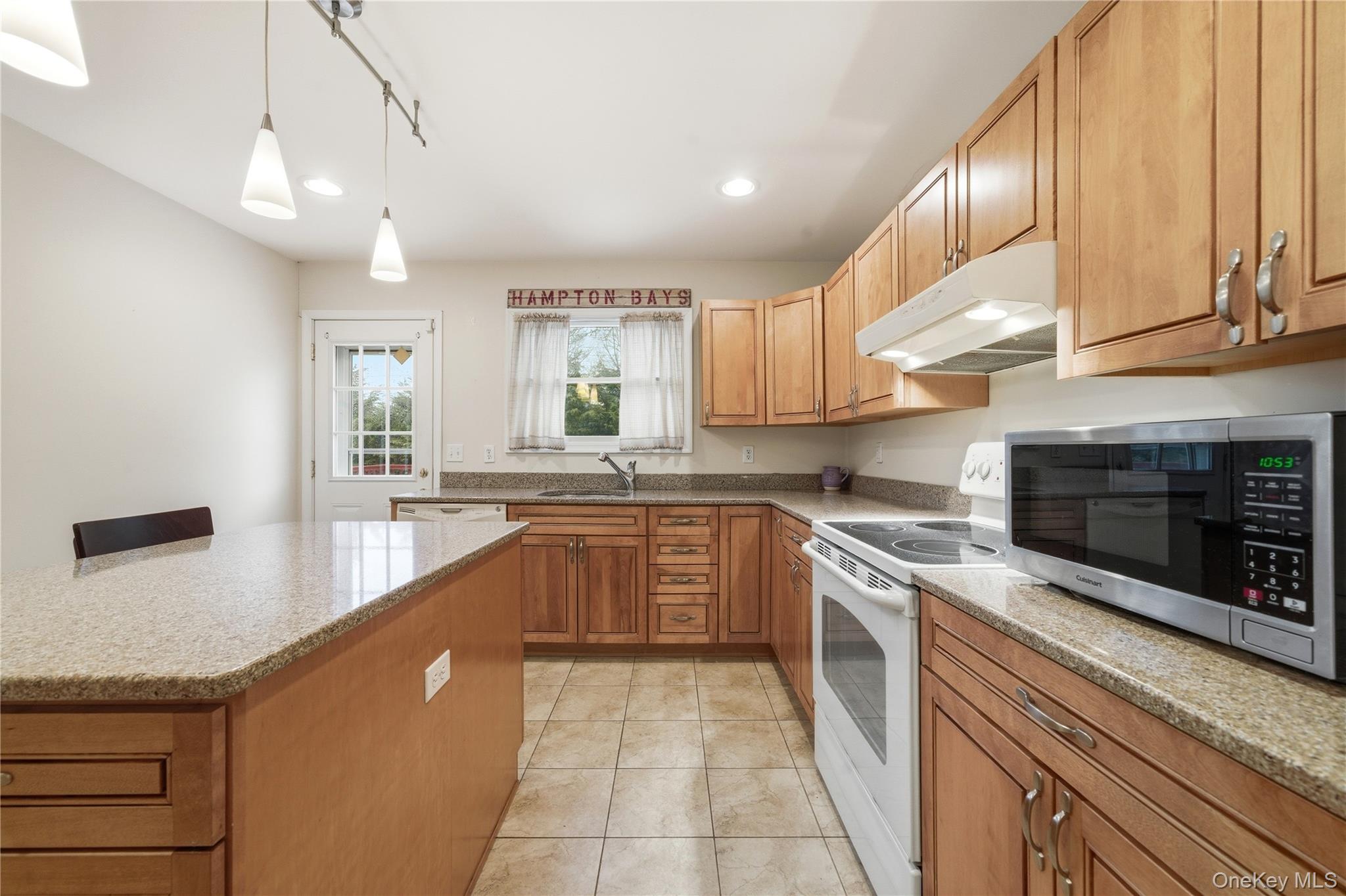 #12 photo, 43 Ridgeway Boulevard, Bay Shore , NY 11706