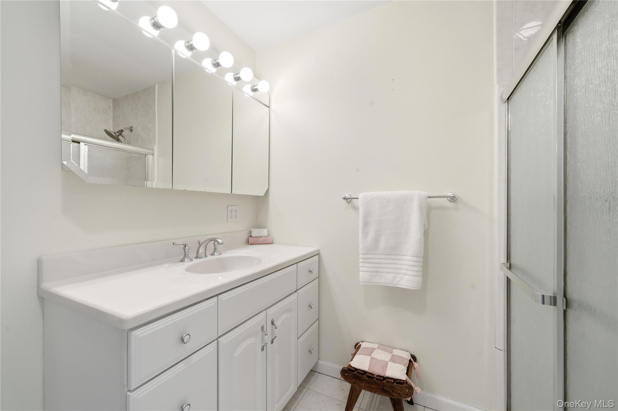 #19 photo, 43 Ridgeway Boulevard, Bay Shore , NY 11706