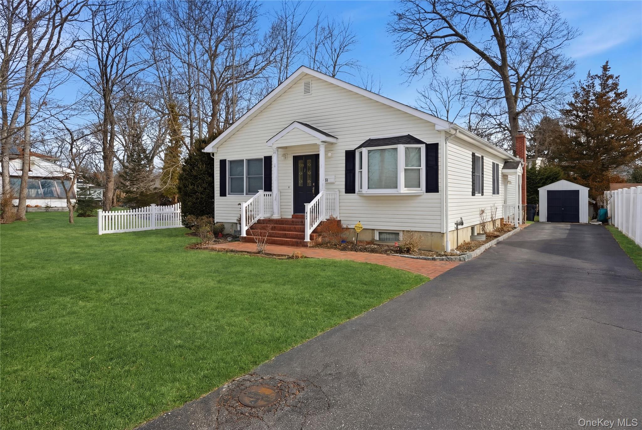 #2 photo, 43 Ridgeway Boulevard, Bay Shore , NY 11706