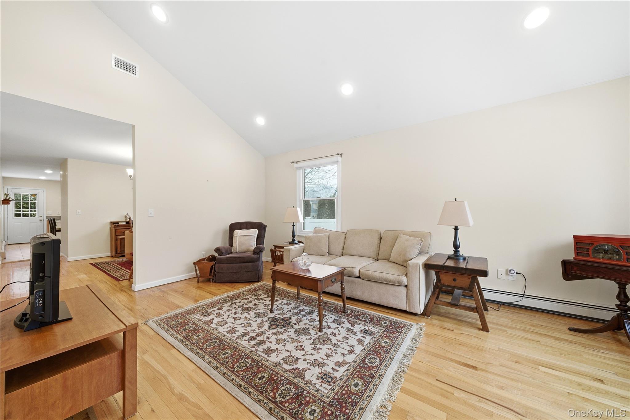 #6 photo, 43 Ridgeway Boulevard, Bay Shore , NY 11706