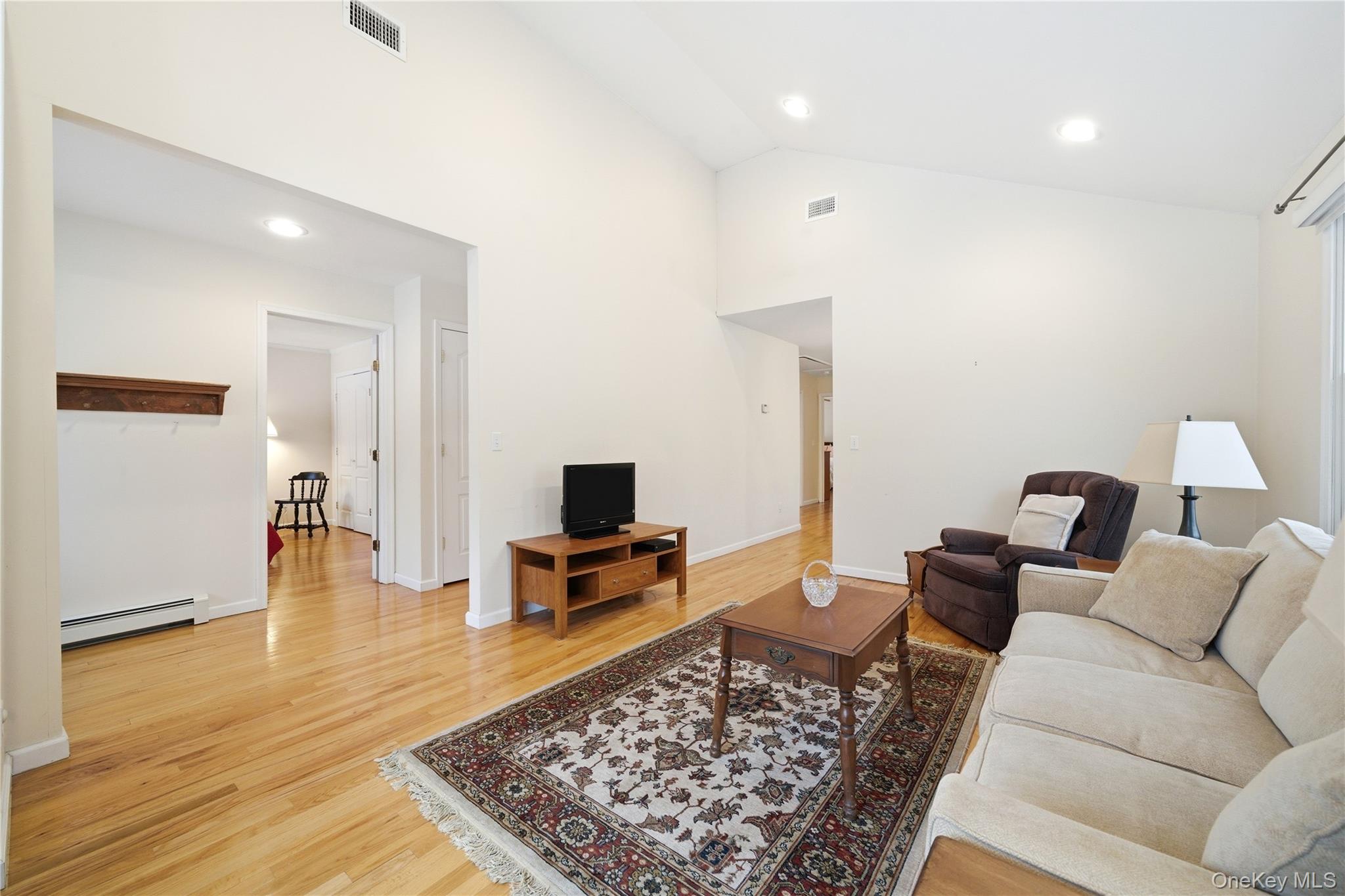 #7 photo, 43 Ridgeway Boulevard, Bay Shore , NY 11706