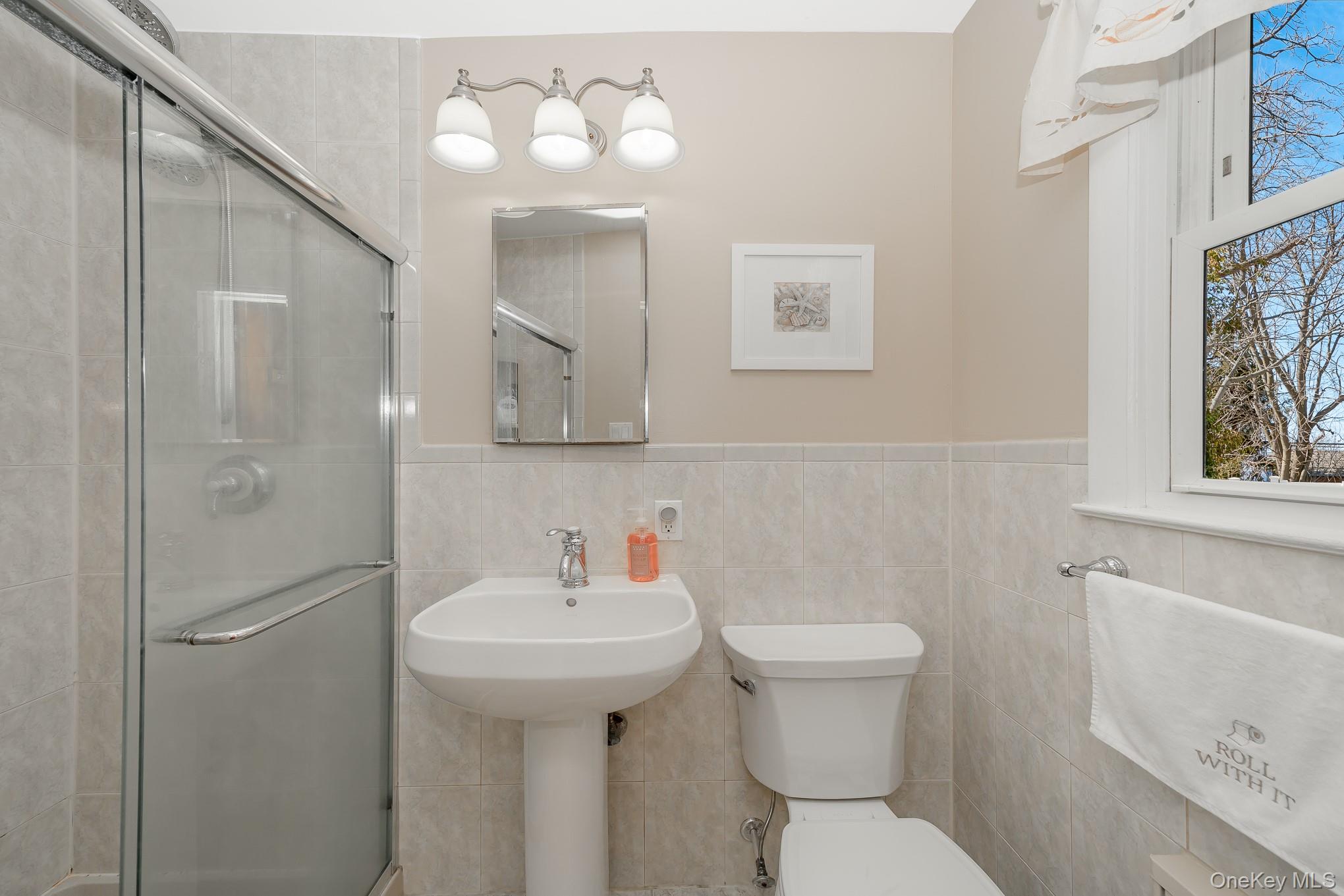 #19 photo, 15 Lourae Drive, Massapequa Park , NY 11762