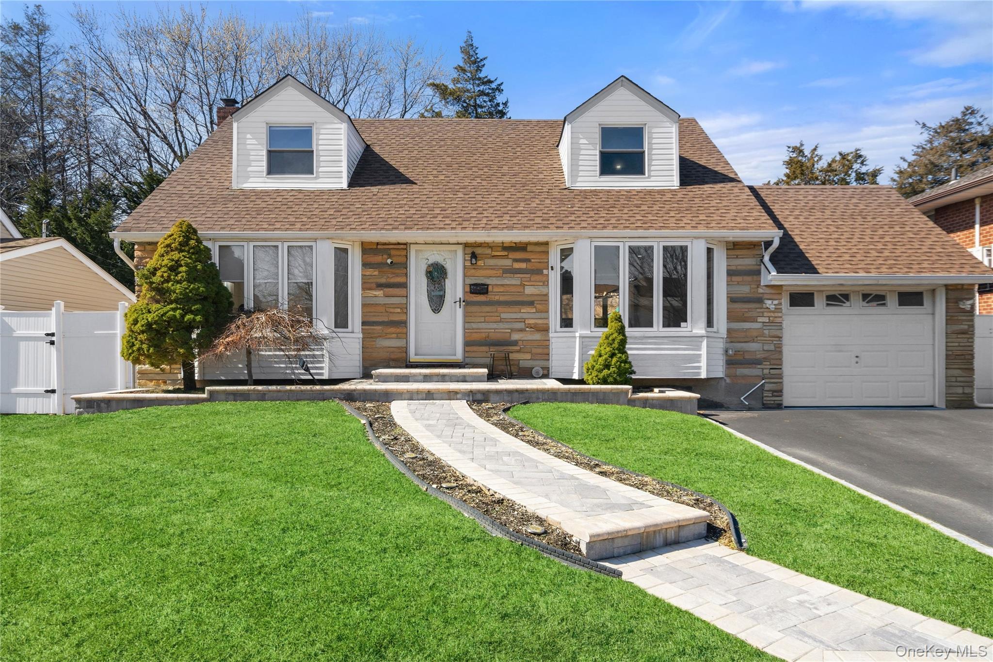 #1 photo, 25 Leonard Road, Syosset , NY 11791