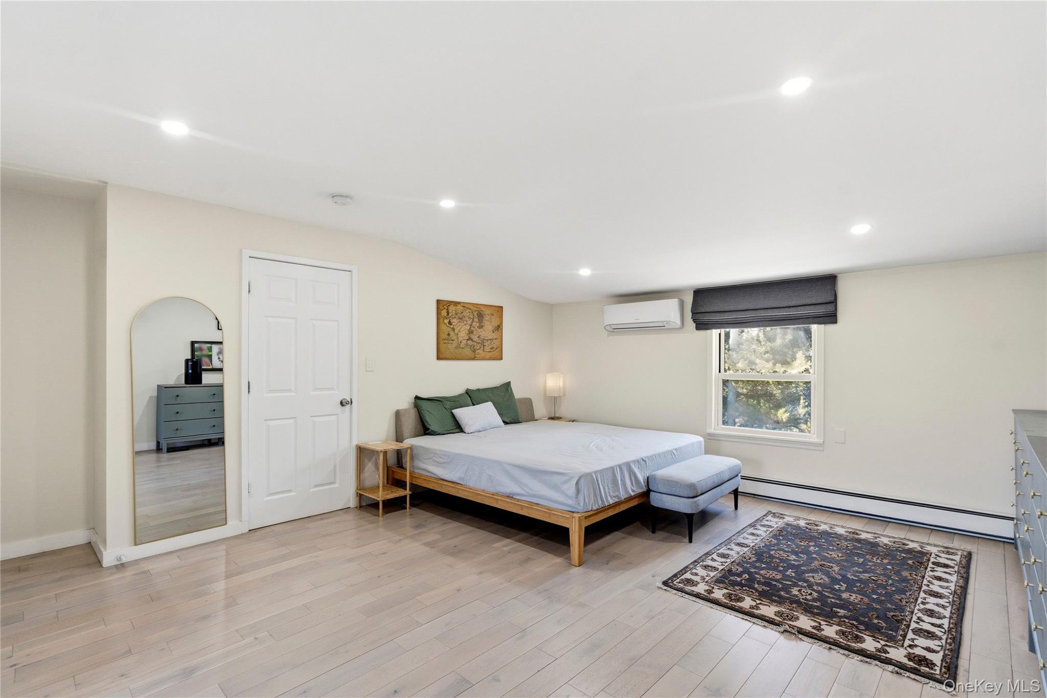 #17 photo, 25 Leonard Road, Syosset , NY 11791