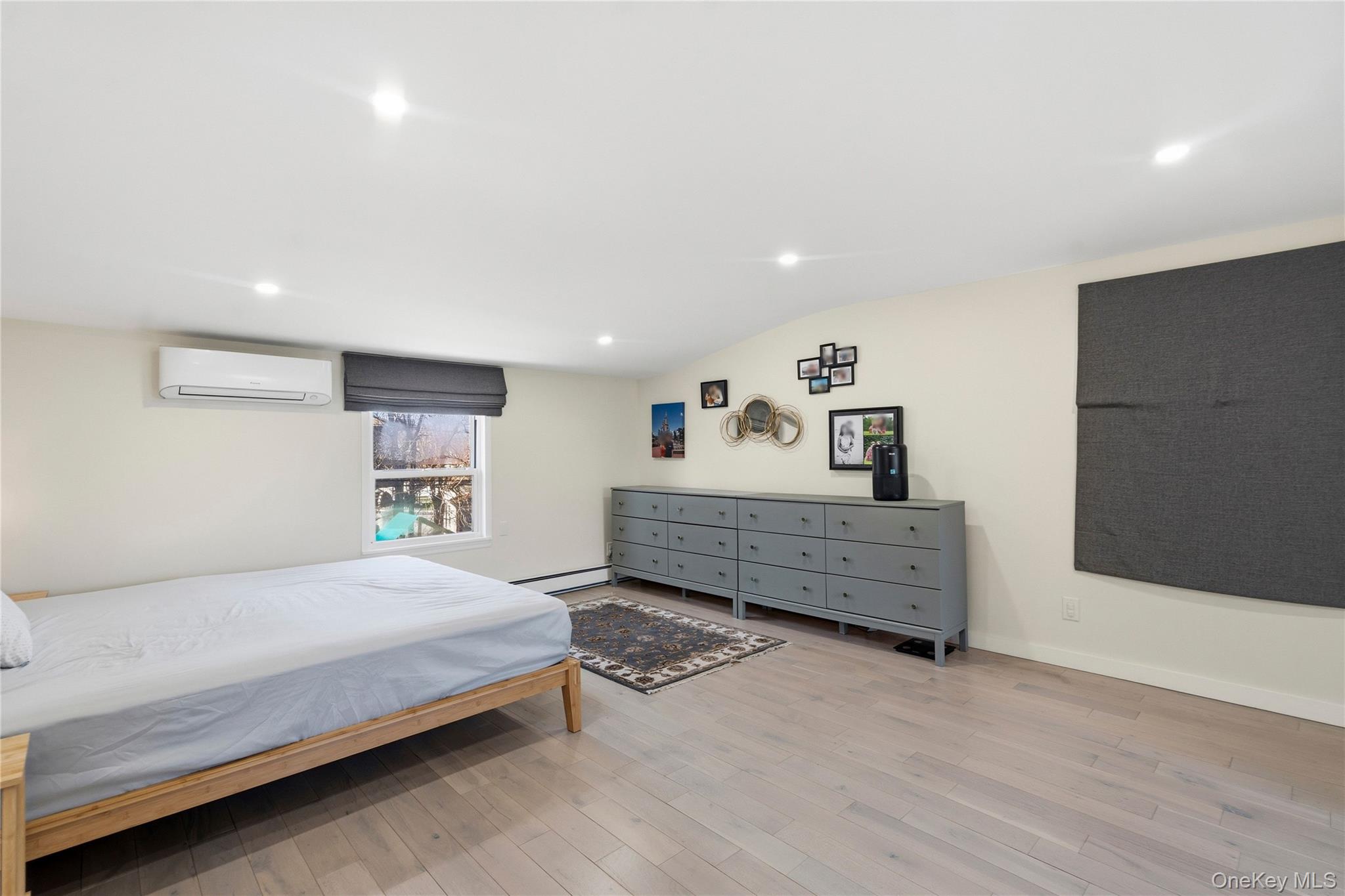 #19 photo, 25 Leonard Road, Syosset , NY 11791