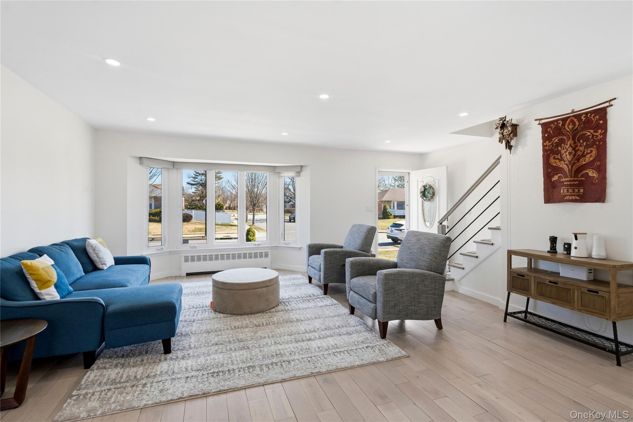 #4 photo, 25 Leonard Road, Syosset , NY 11791