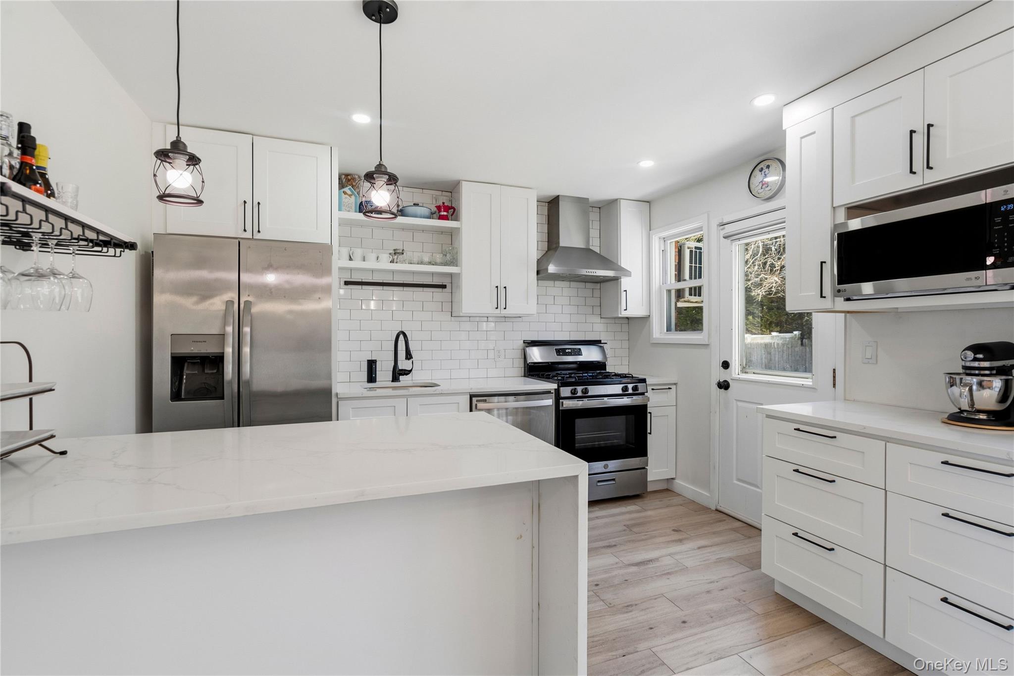 #9 photo, 25 Leonard Road, Syosset , NY 11791