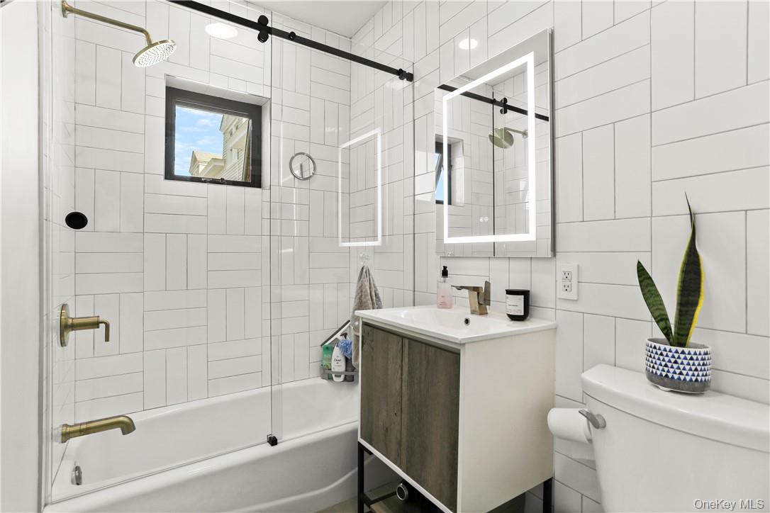 #11 photo, 81 Rochelle Street, Bronx , NY 10464