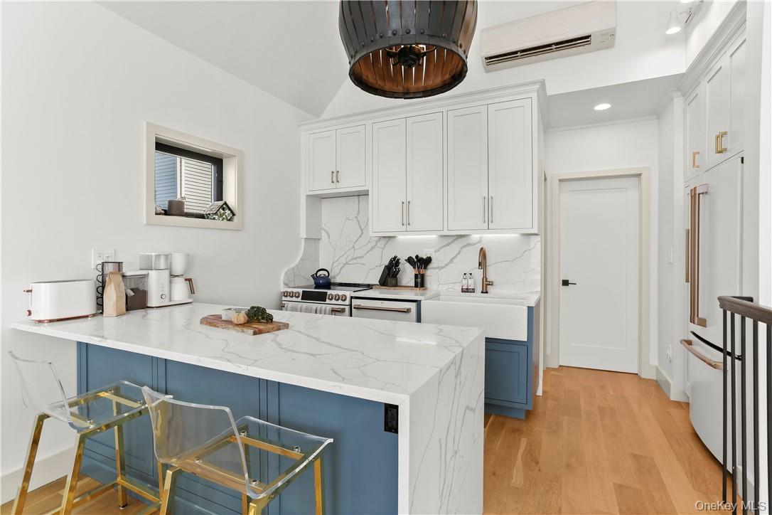 #8 photo, 81 Rochelle Street, Bronx , NY 10464