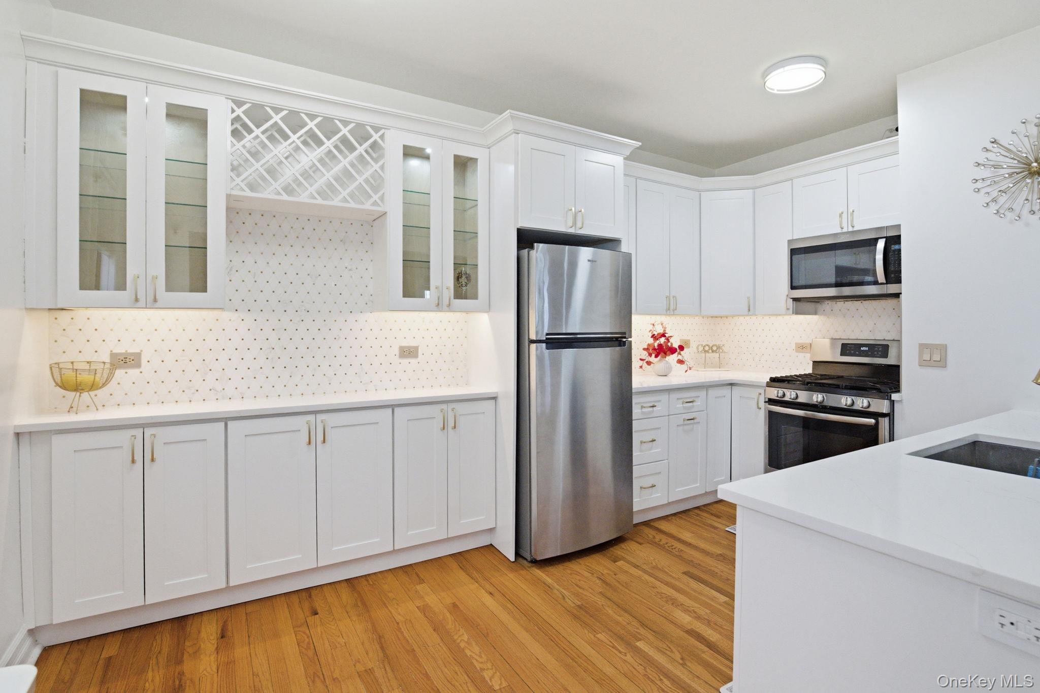 #11 photo, 26 W Pondfield Road, Bronxville , NY 10708