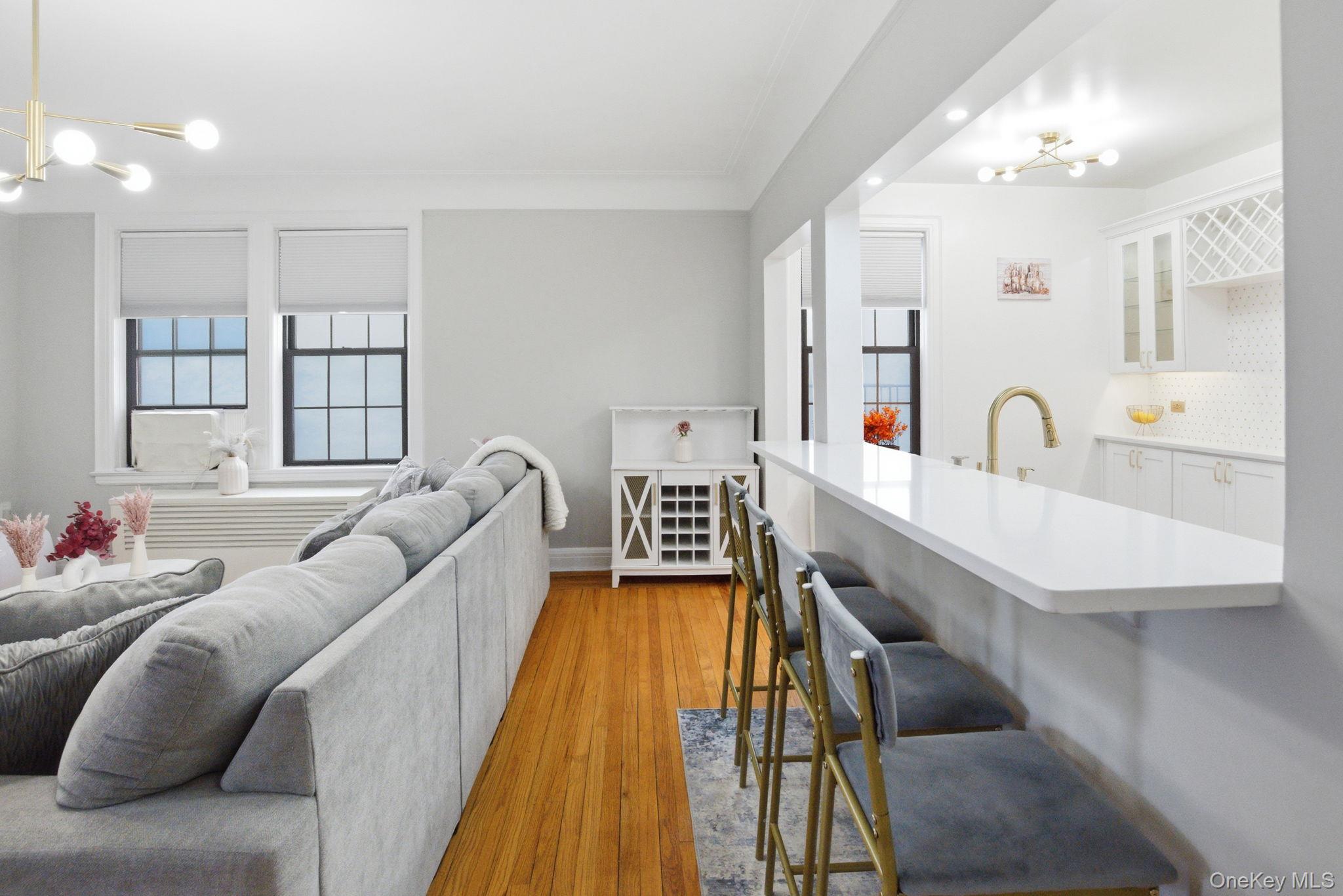 #14 photo, 26 W Pondfield Road, Bronxville , NY 10708