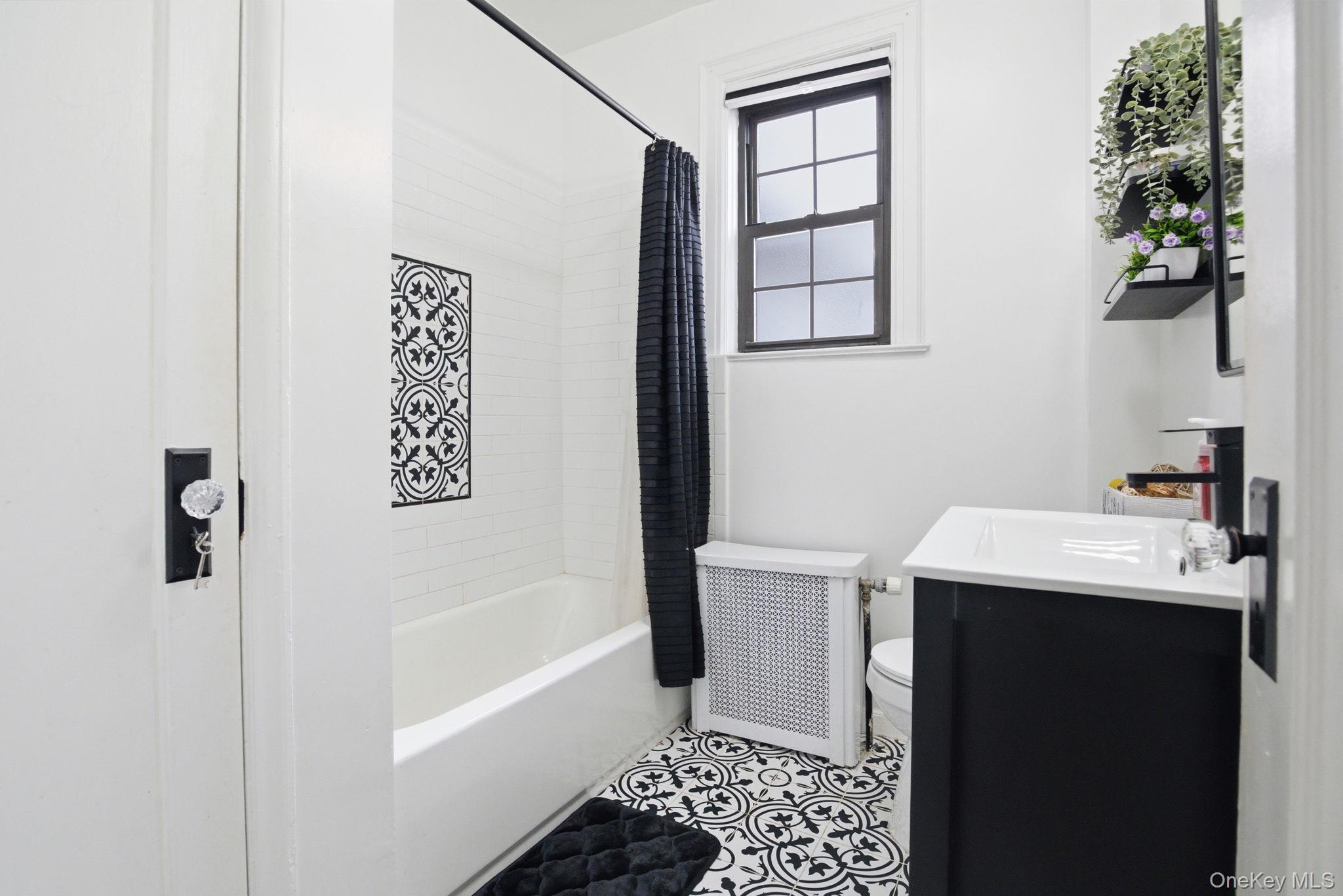 #18 photo, 26 W Pondfield Road, Bronxville , NY 10708