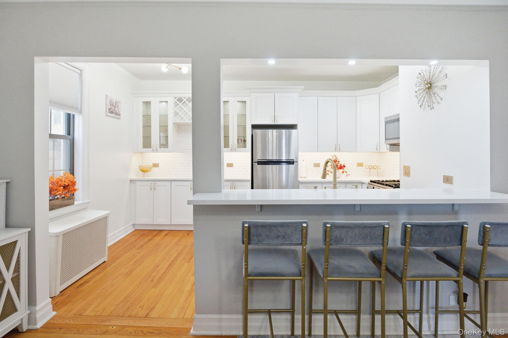 #7 photo, 26 W Pondfield Road, Bronxville , NY 10708