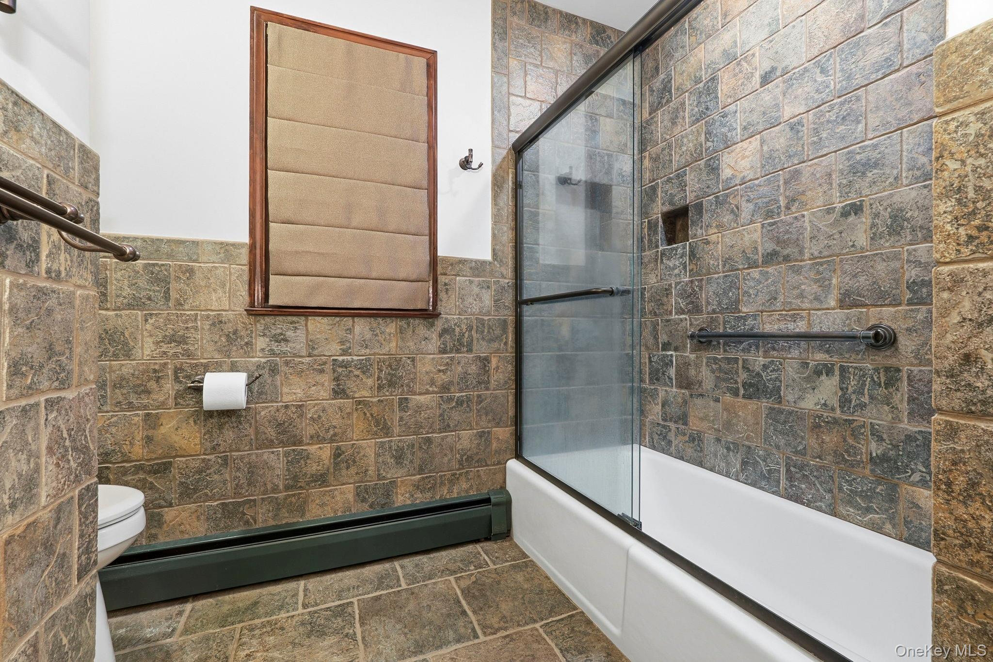 #18 photo, 33 Fulmar Road, Mahopac , NY 10541