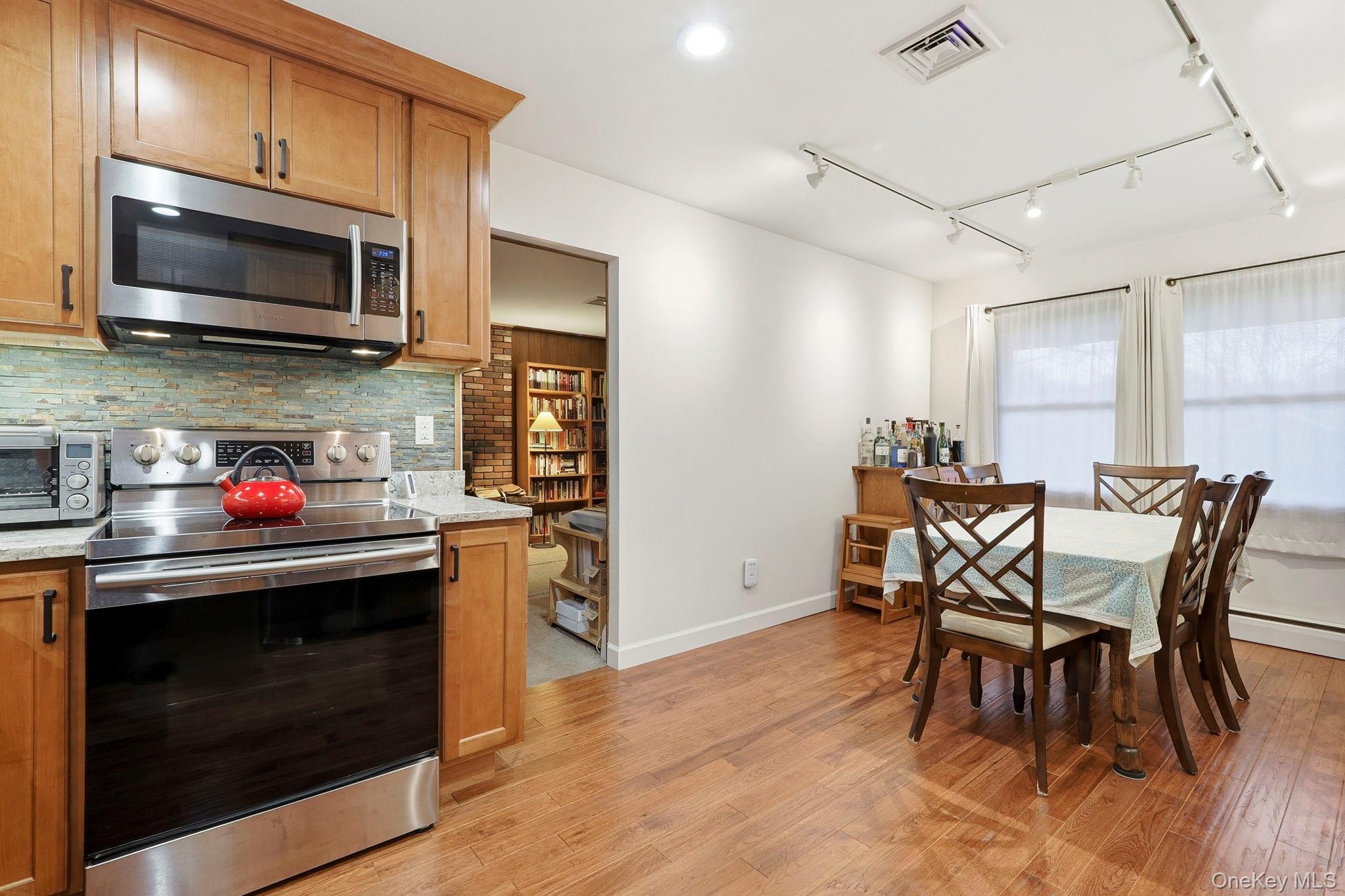 #3 photo, 33 Fulmar Road, Mahopac , NY 10541