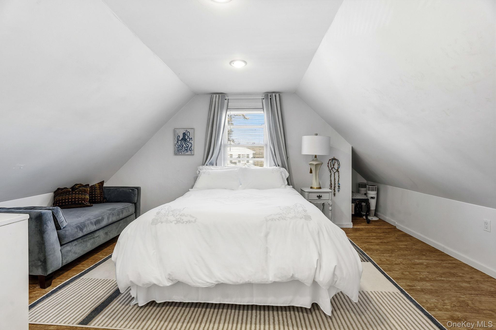 #18 photo, 64 W Fenimore Street, Valley Stream , NY 11580