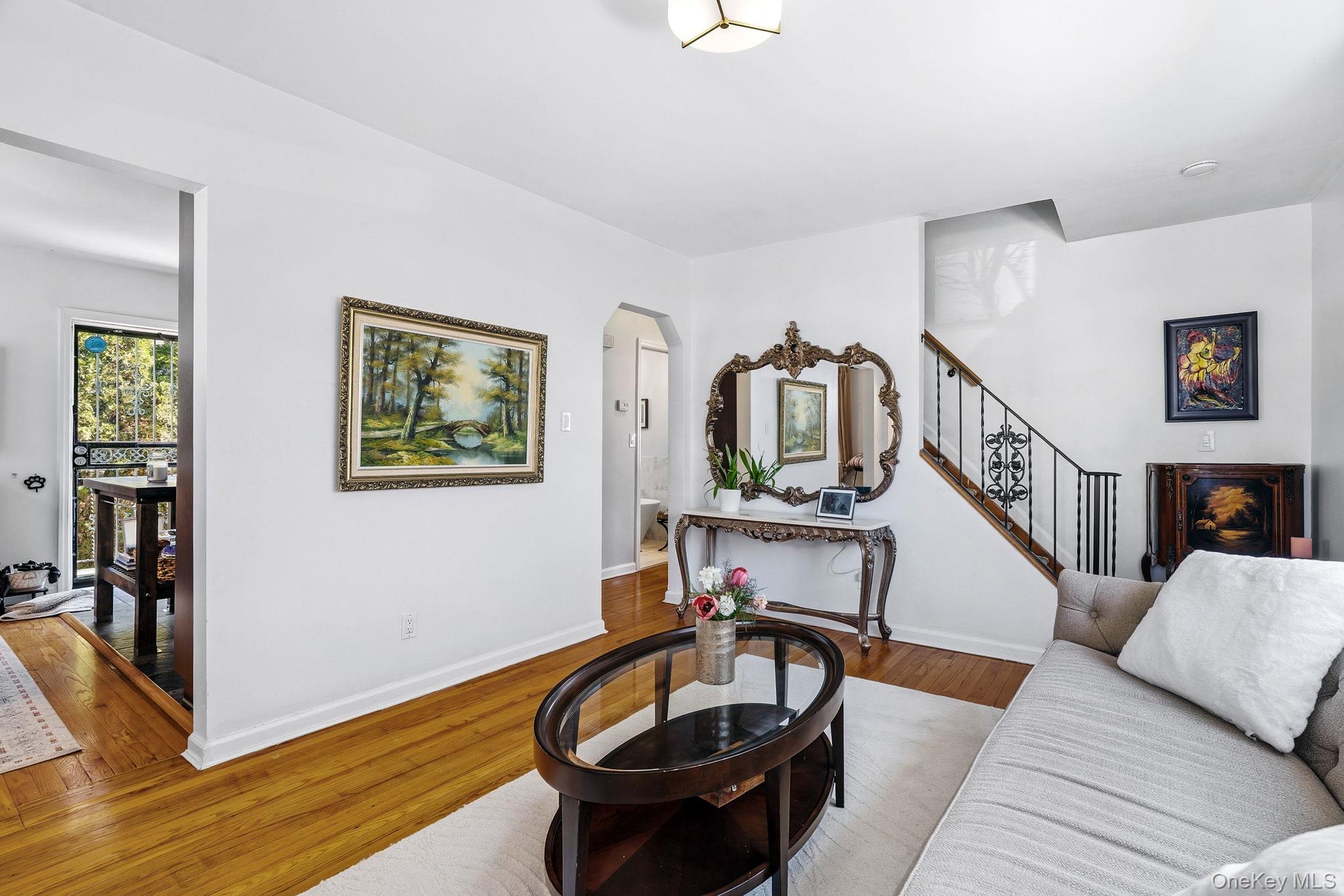 #8 photo, 64 W Fenimore Street, Valley Stream , NY 11580