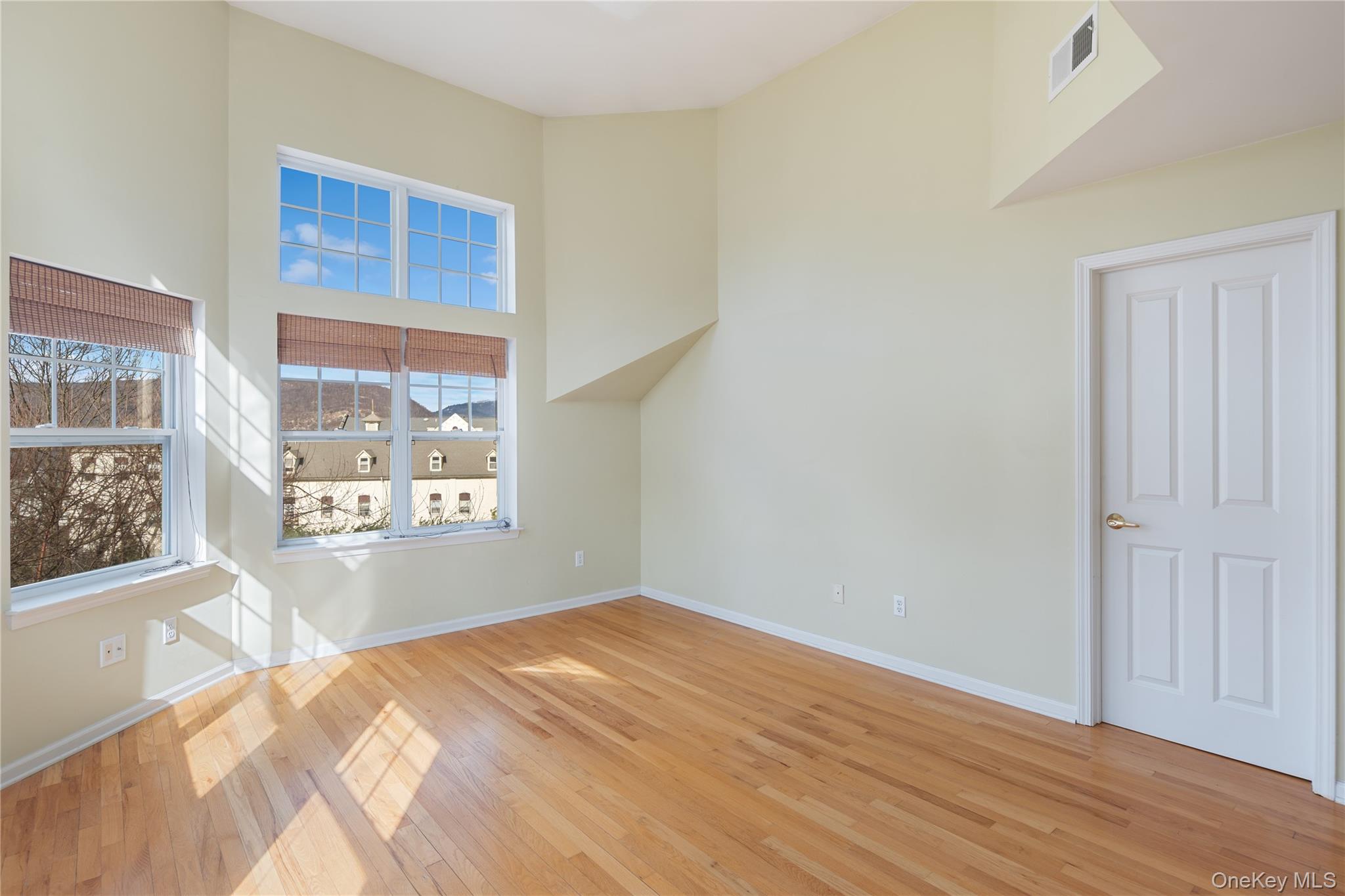 #11 photo, 121 Northview Court, Peekskill , NY 10566