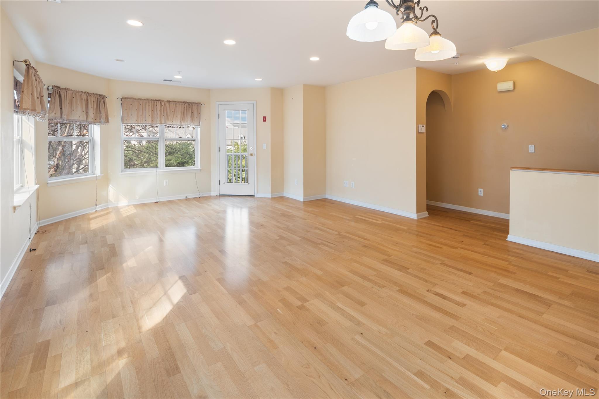 #3 photo, 121 Northview Court, Peekskill , NY 10566