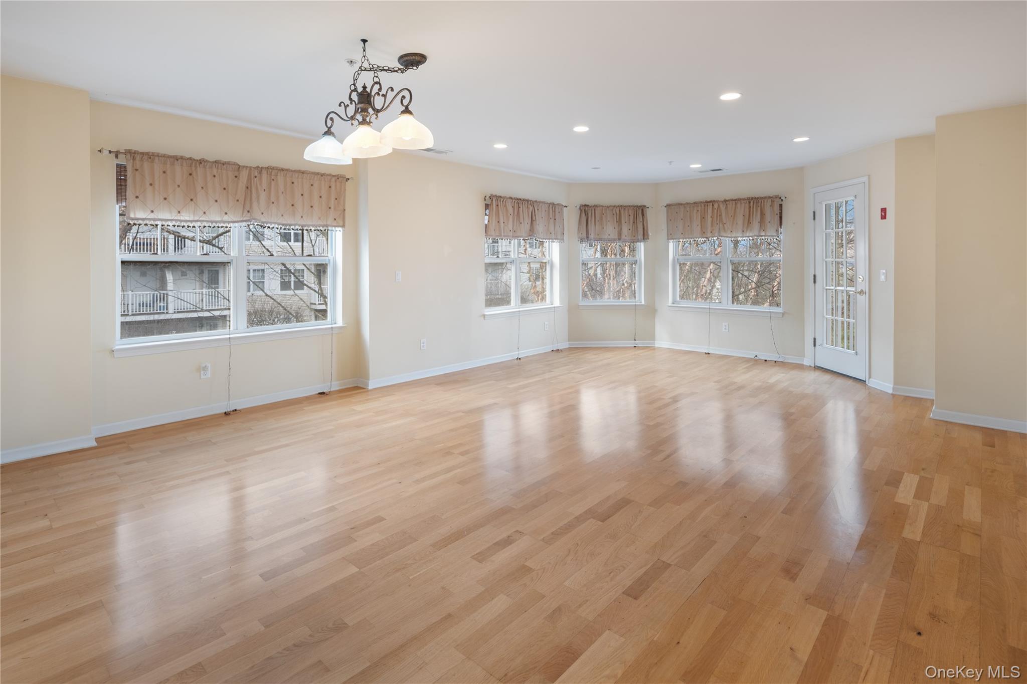 #4 photo, 121 Northview Court, Peekskill , NY 10566