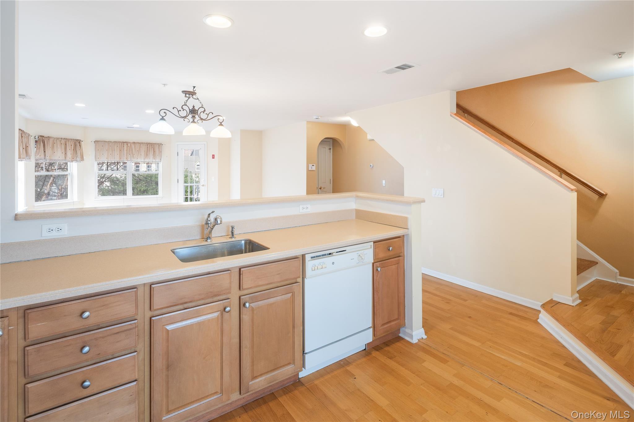 #6 photo, 121 Northview Court, Peekskill , NY 10566