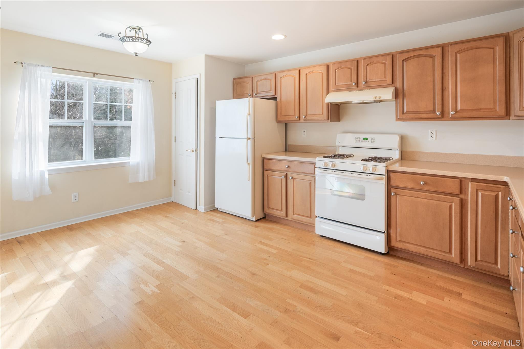 #7 photo, 121 Northview Court, Peekskill , NY 10566