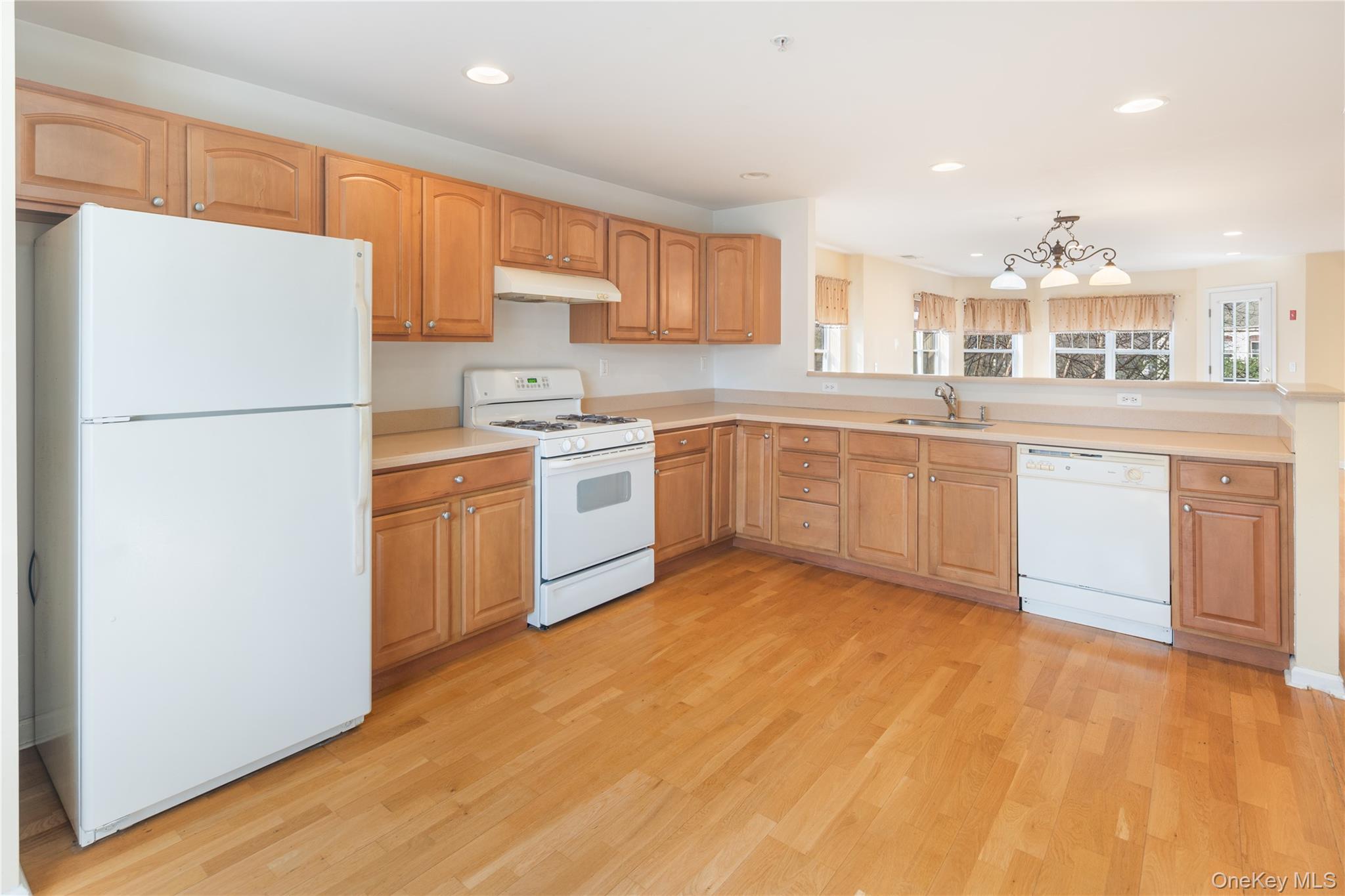 #8 photo, 121 Northview Court, Peekskill , NY 10566