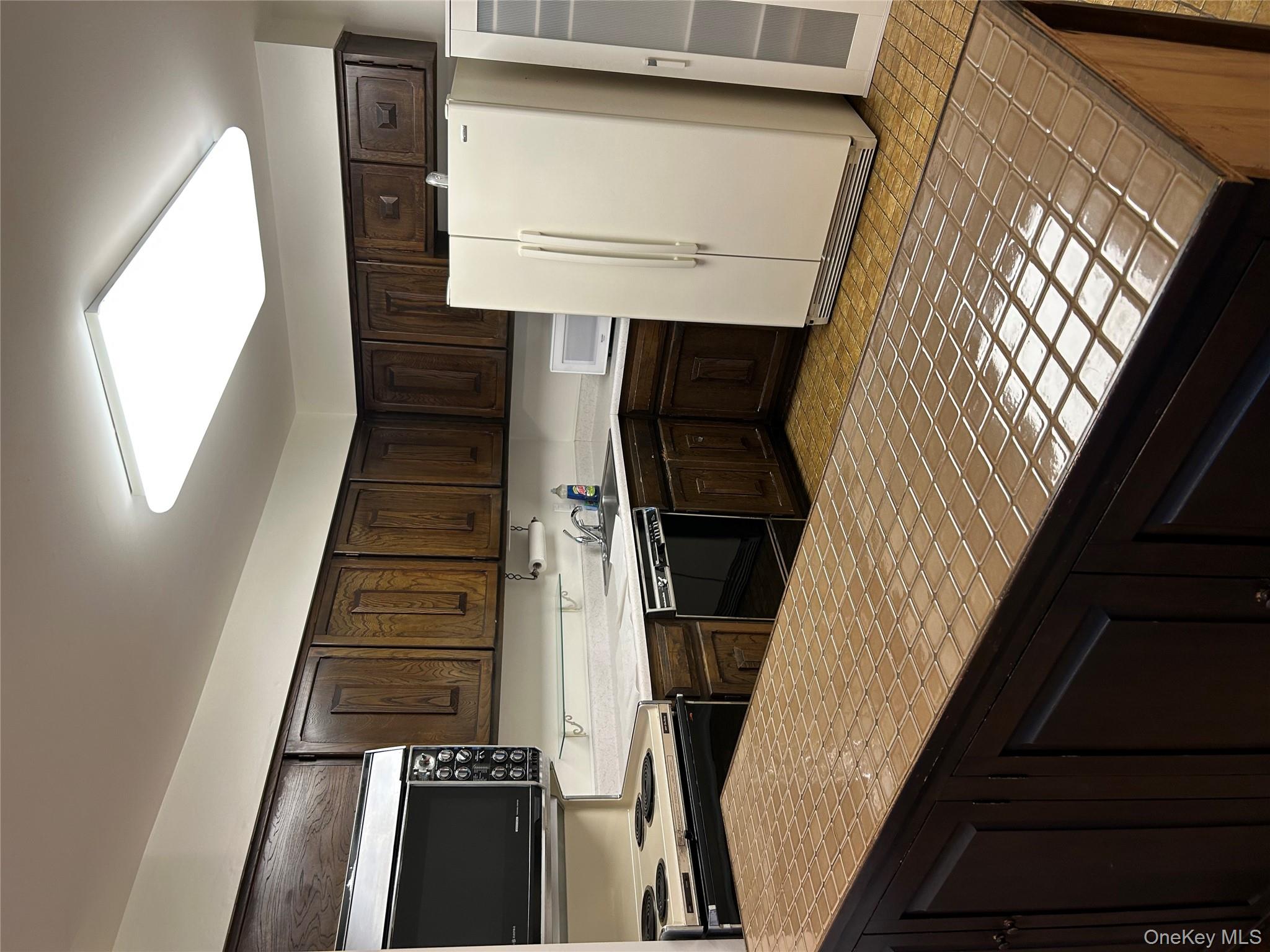 #11 photo, 912 Colony Drive, Hartsdale , NY 10530