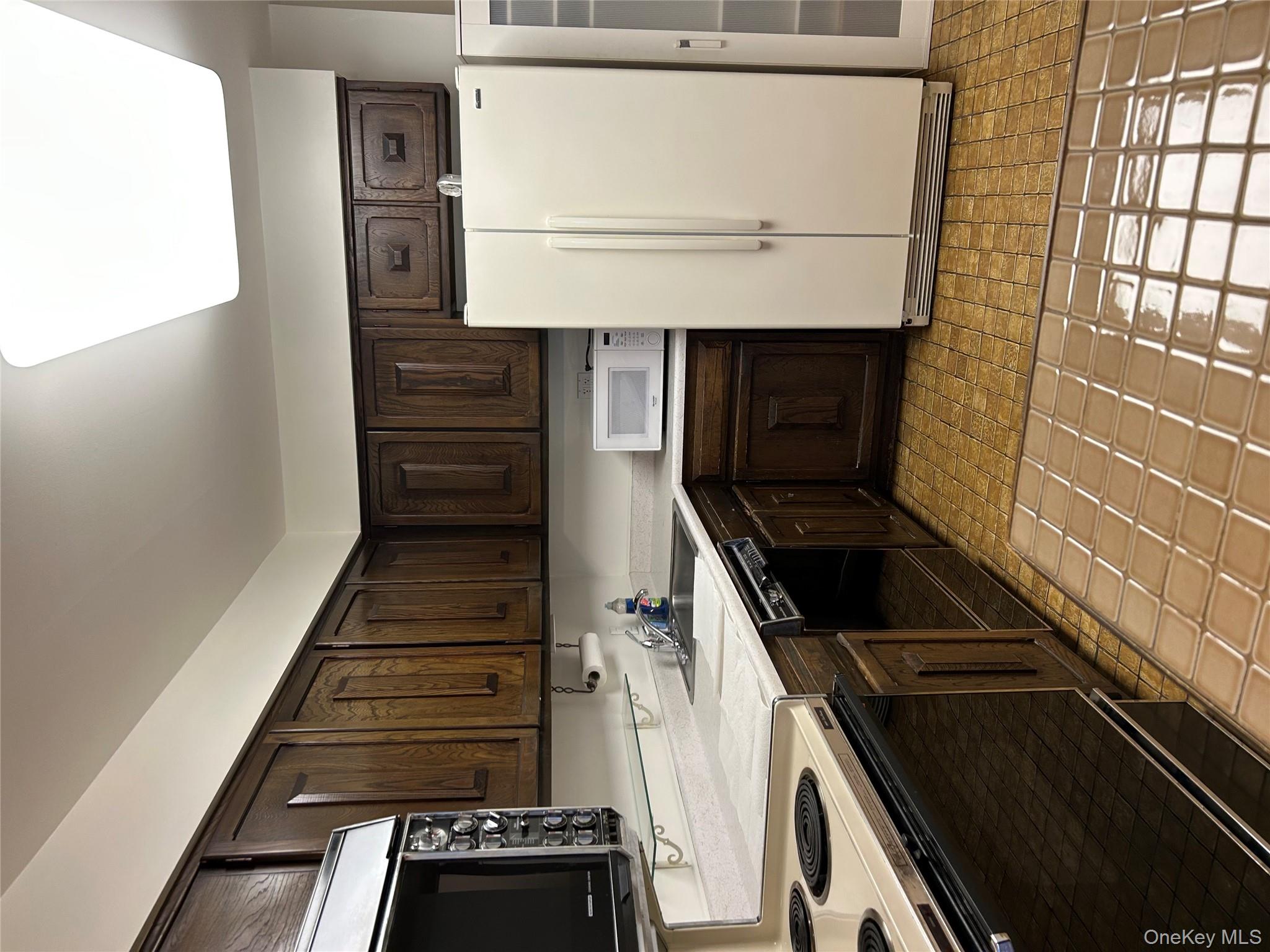 #12 photo, 912 Colony Drive, Hartsdale , NY 10530