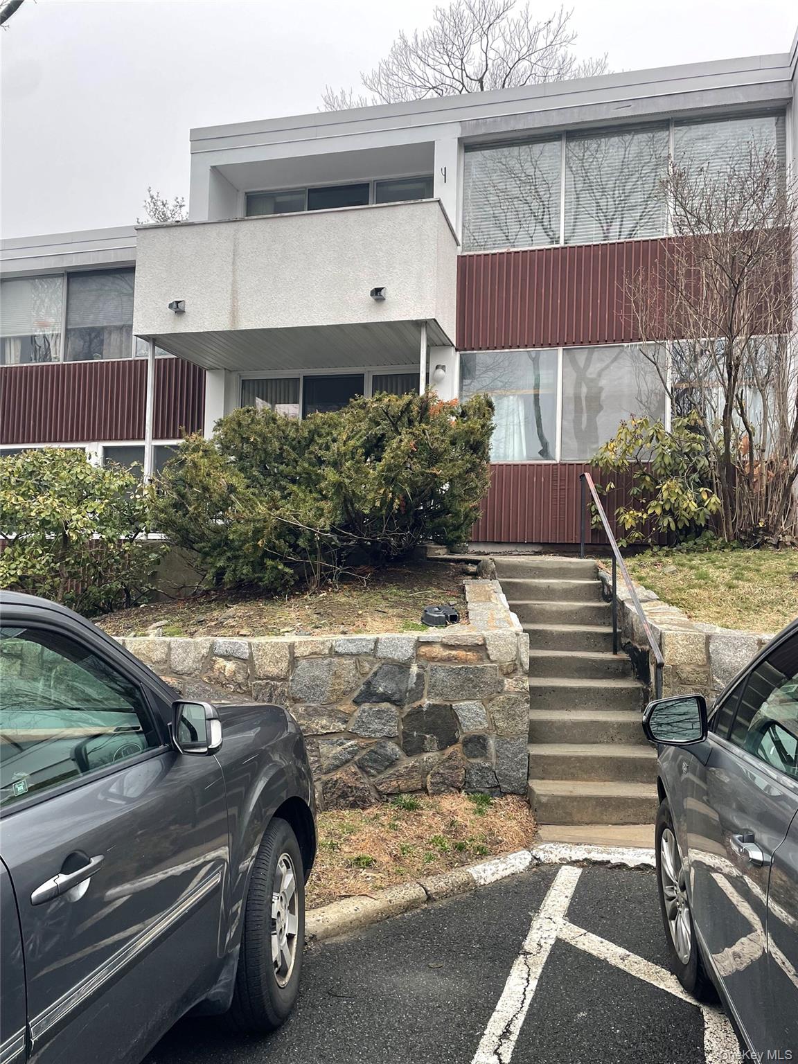 #2 photo, 912 Colony Drive, Hartsdale , NY 10530