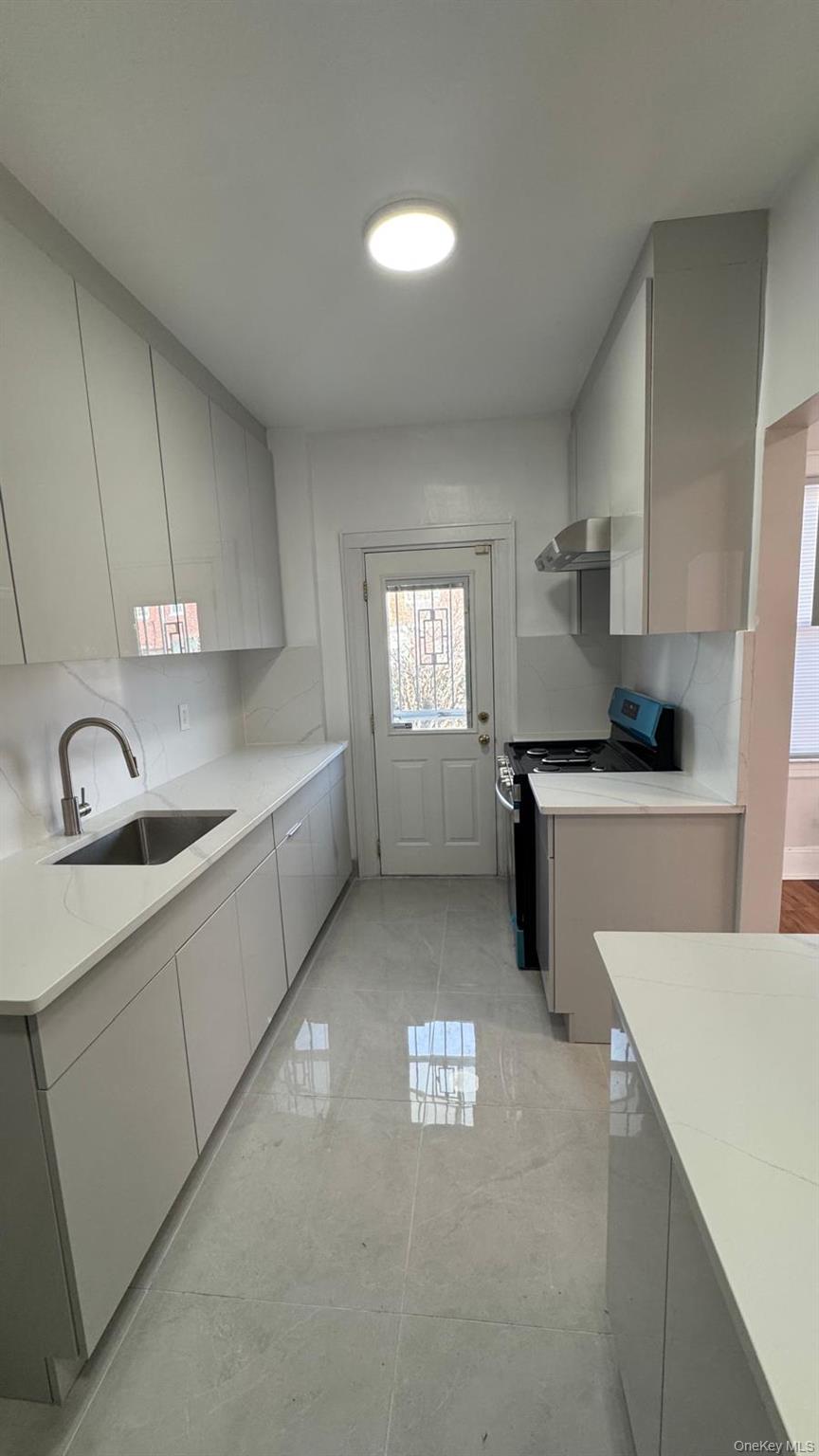 #10 photo, 14729 Coolidge Avenue, Briarwood , NY 11435