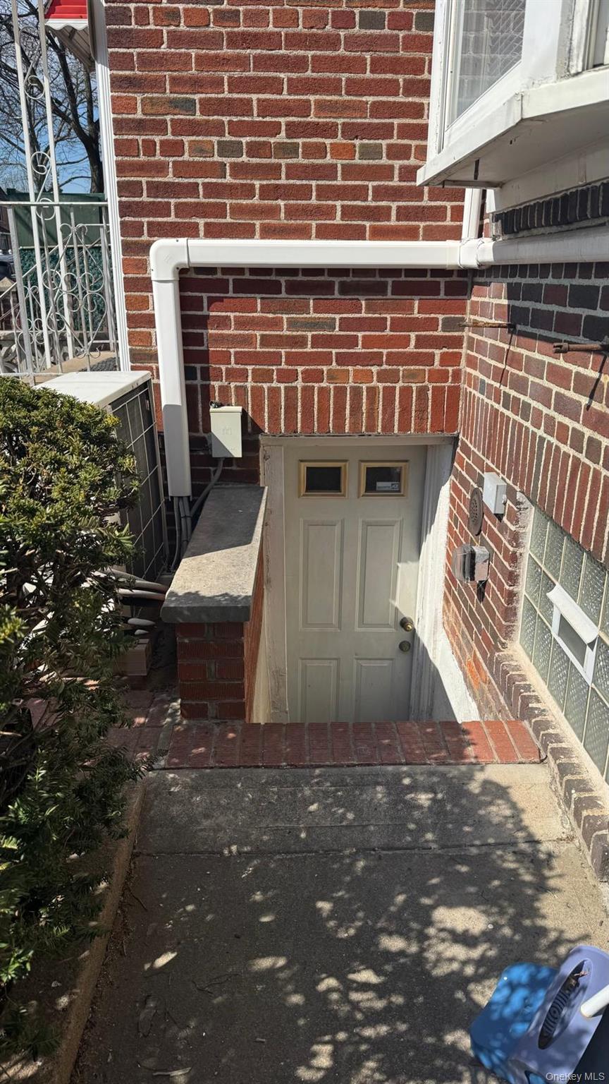 #12 photo, 14729 Coolidge Avenue, Briarwood , NY 11435