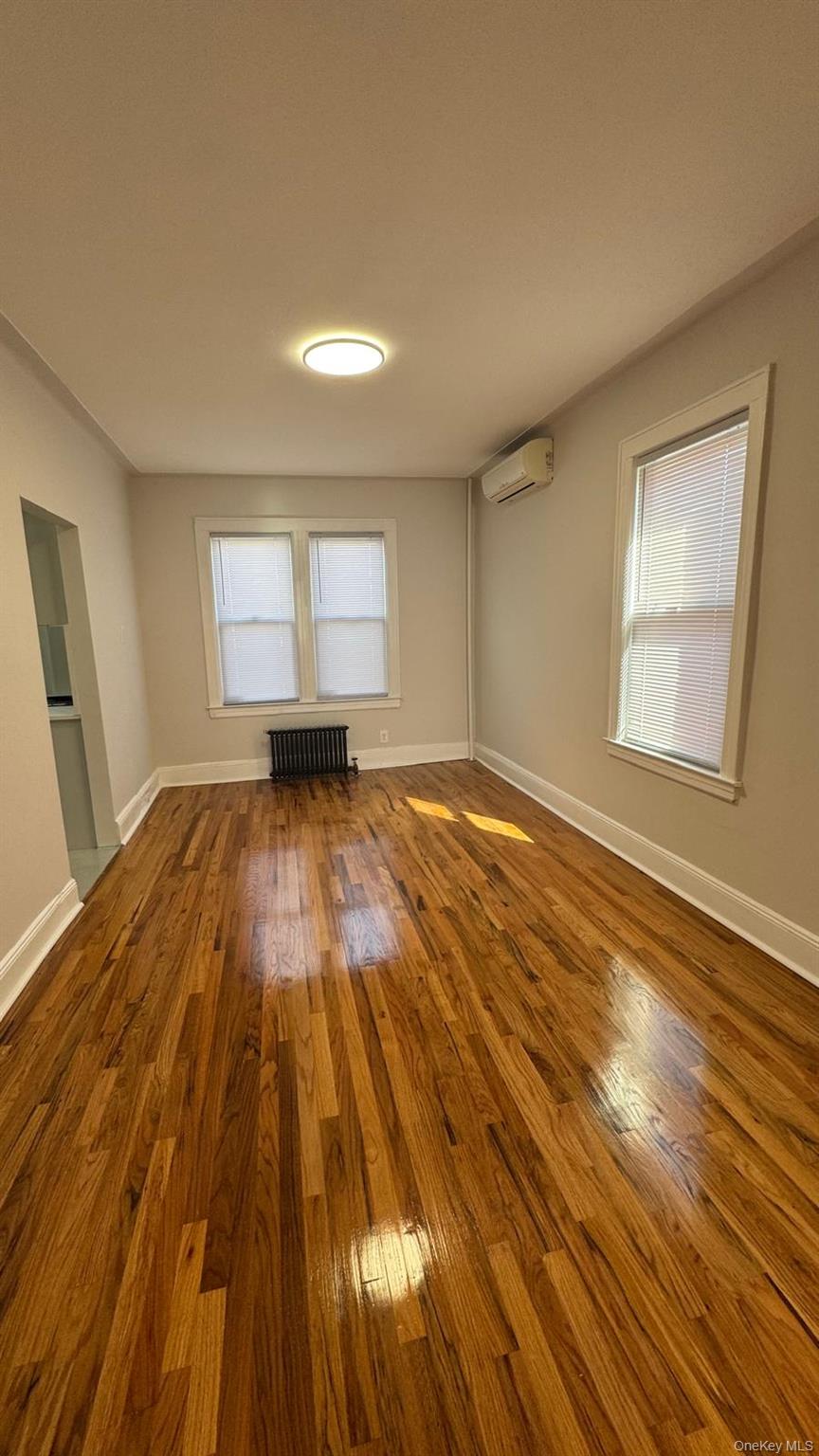 #5 photo, 14729 Coolidge Avenue, Briarwood , NY 11435