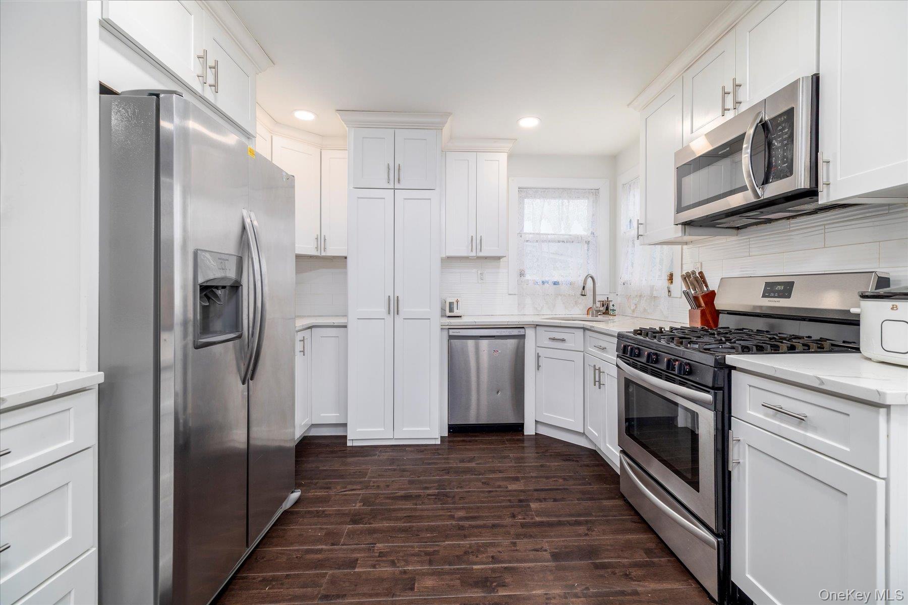 #13 photo, 3357 4th Street, Oceanside , NY 11572